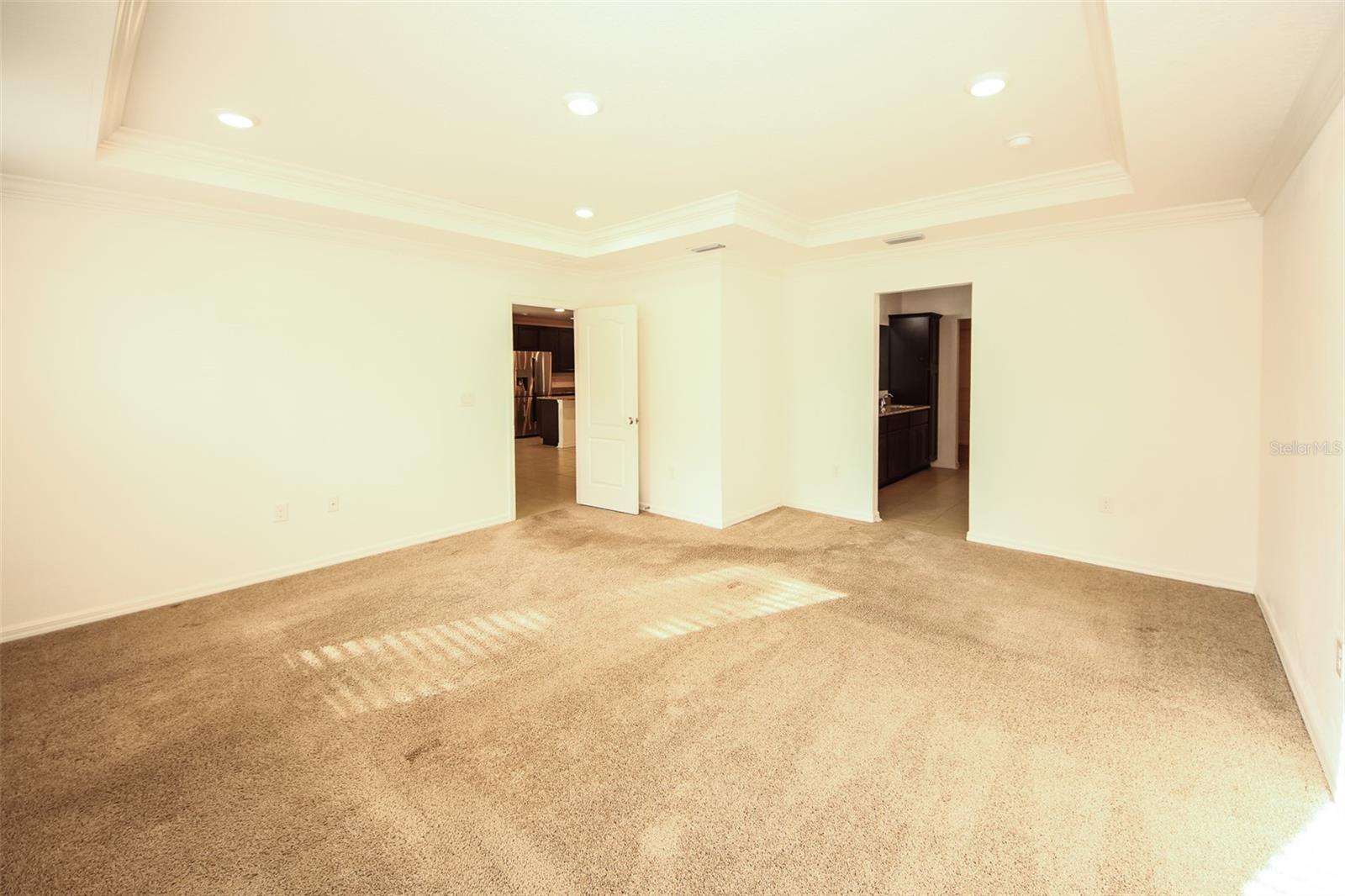 ROYAL HIGHLANDS - Residential Lease