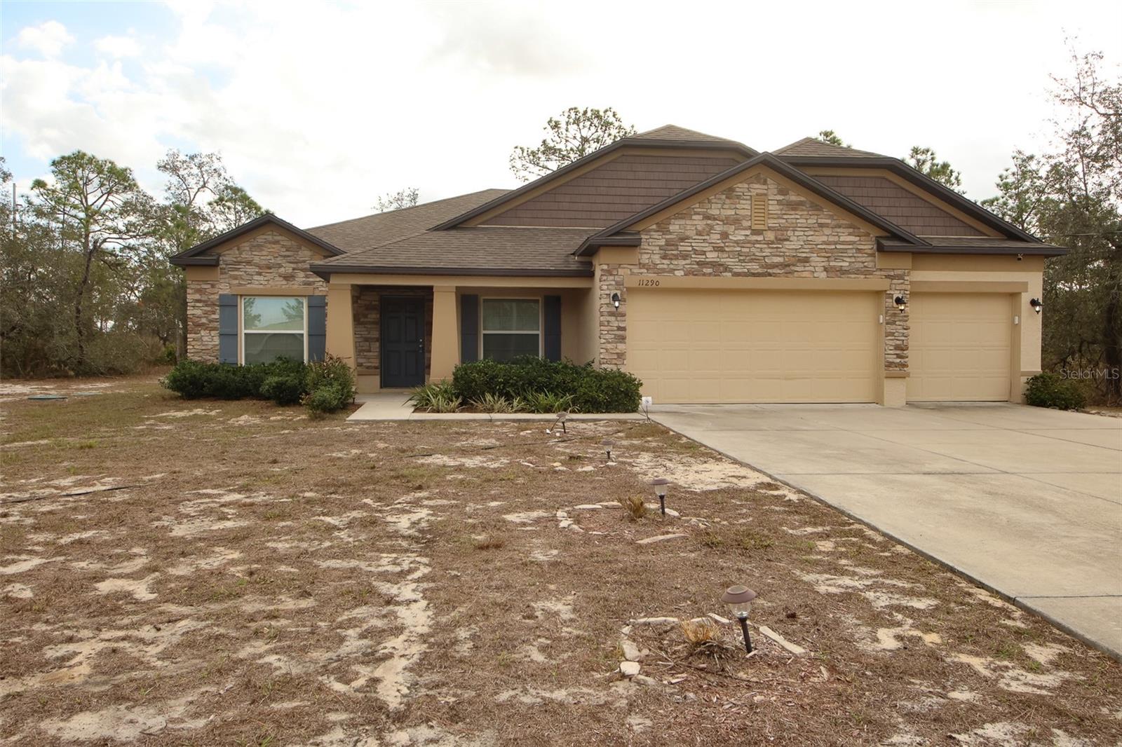 ROYAL HIGHLANDS - Residential Lease