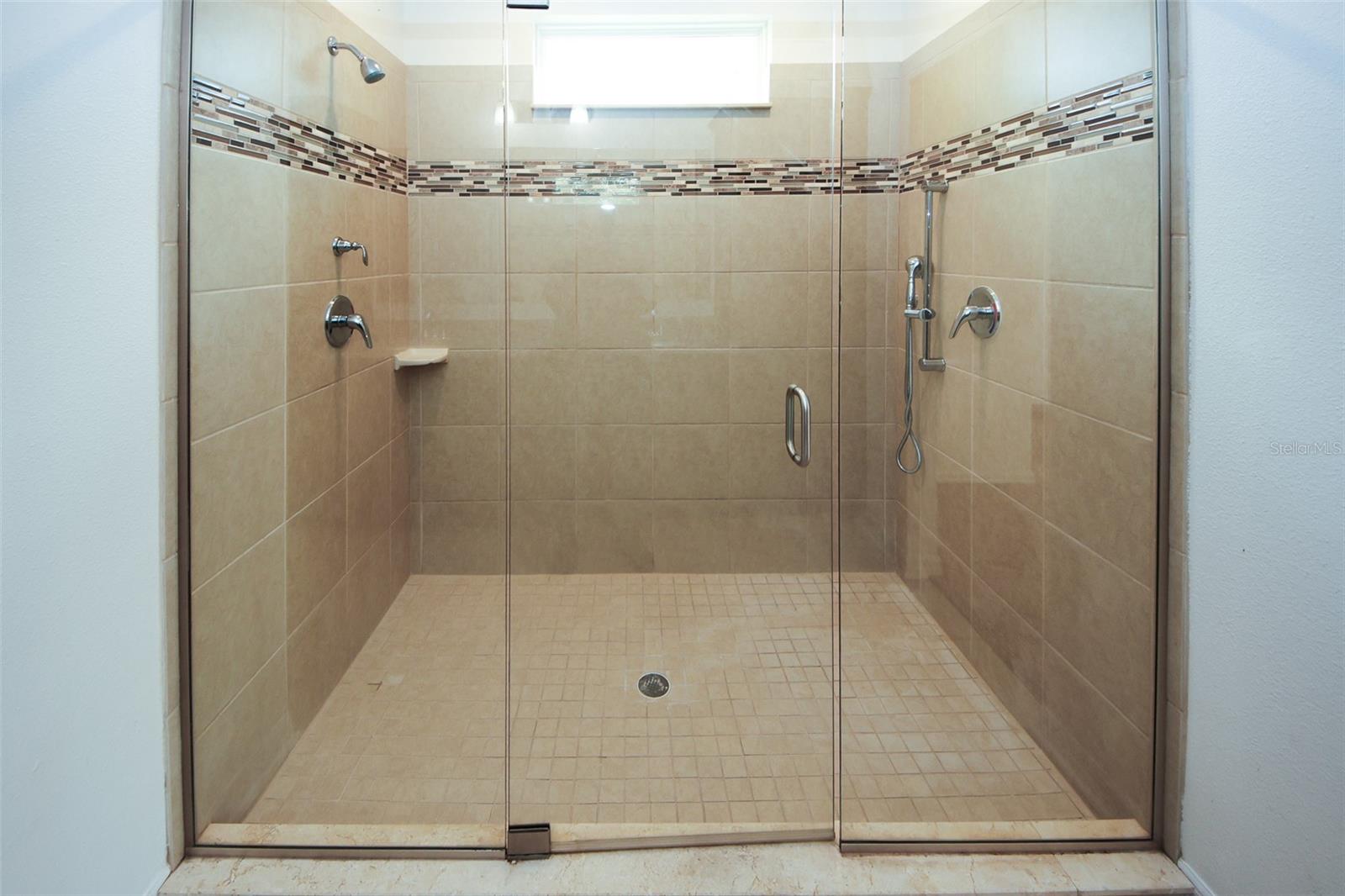 ROYAL HIGHLANDS - Residential Lease