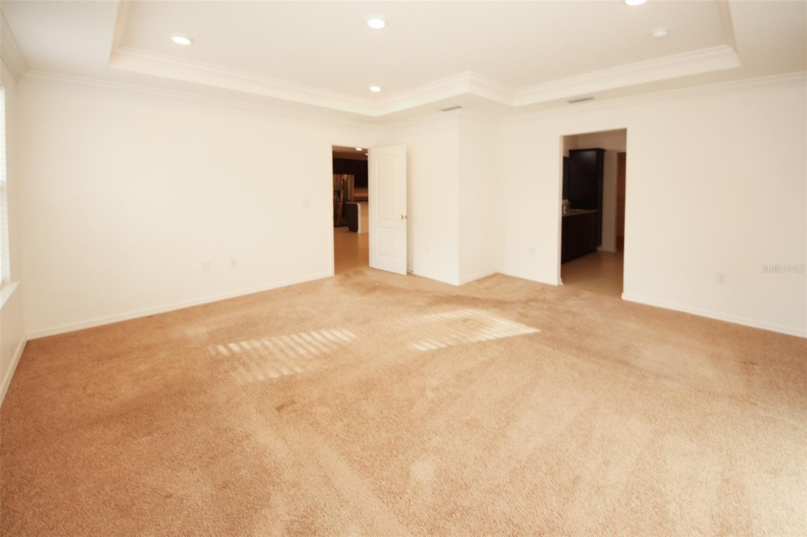 ROYAL HIGHLANDS - Residential Lease