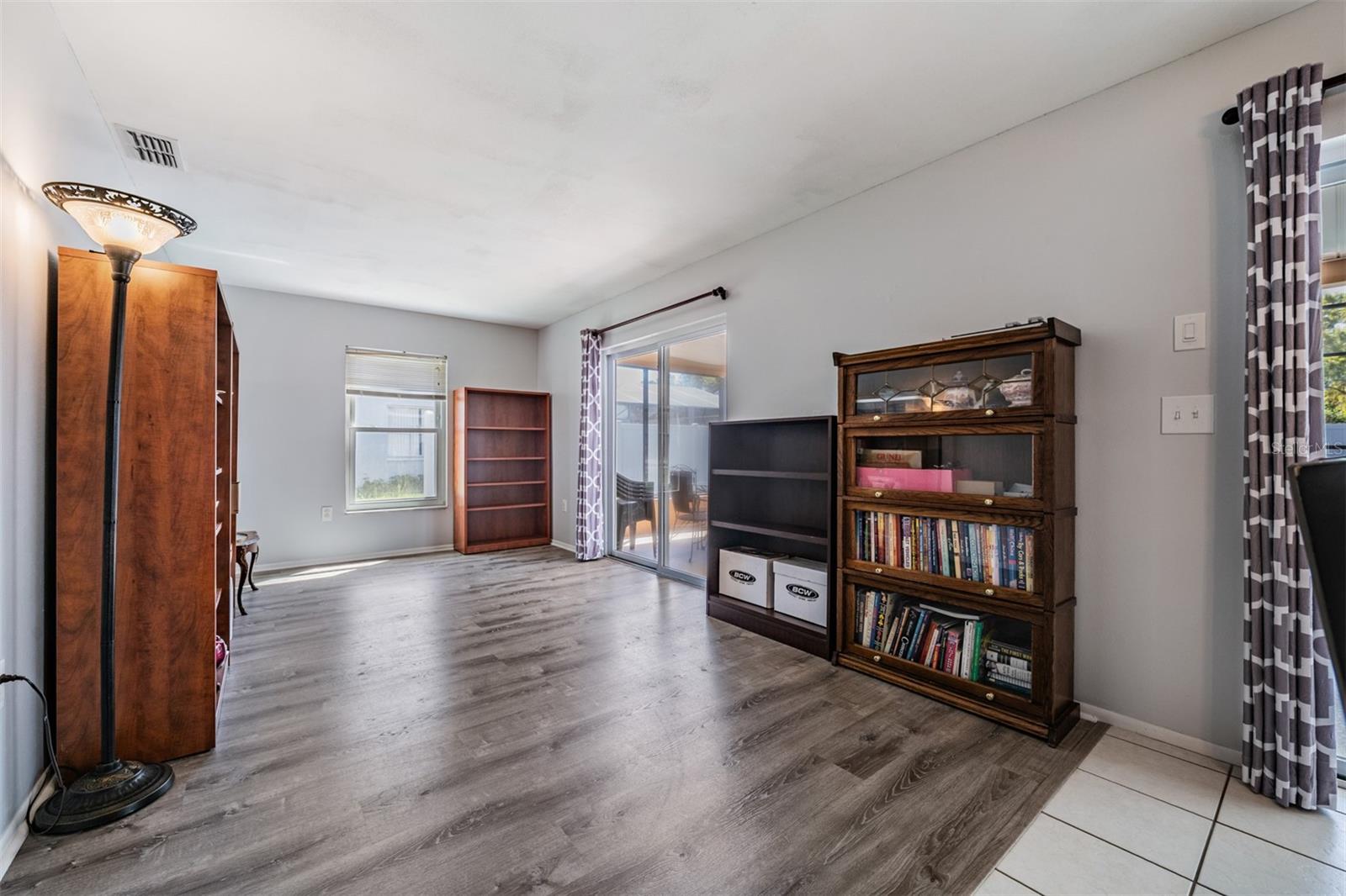 SPRING HILL - Residential