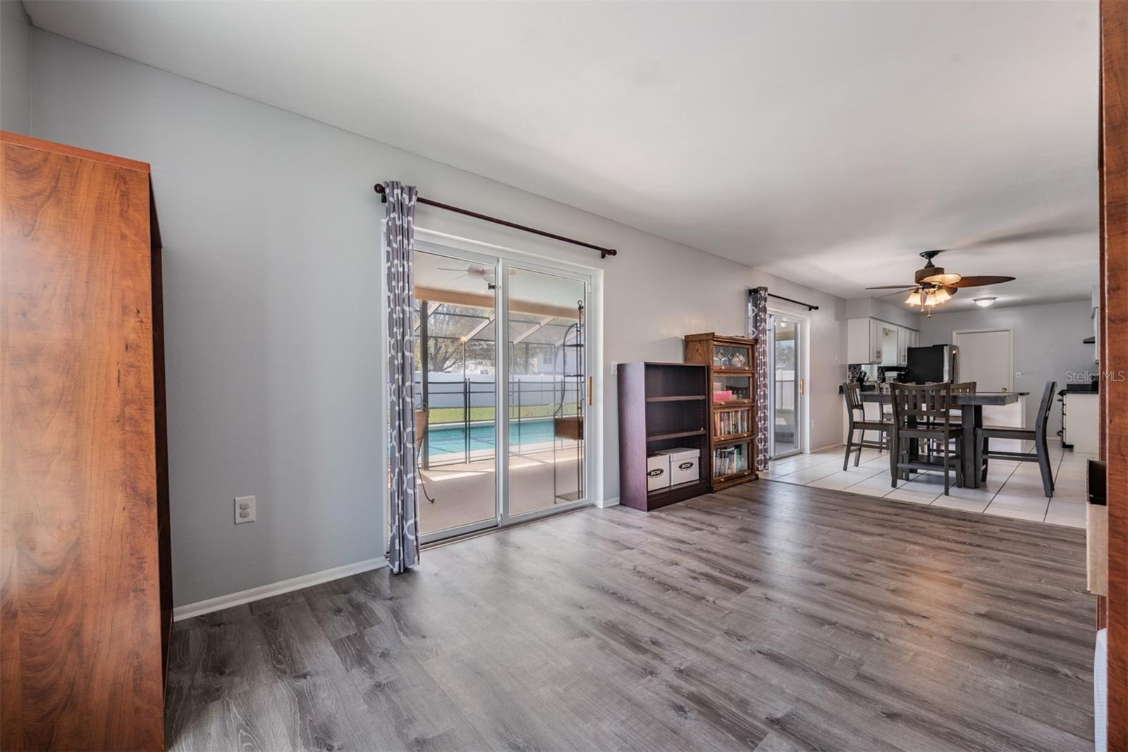 SPRING HILL - Residential