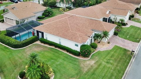 A home in LAKE WALES