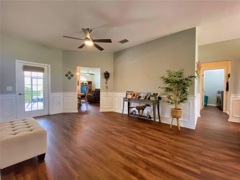 A home in LAKE WALES