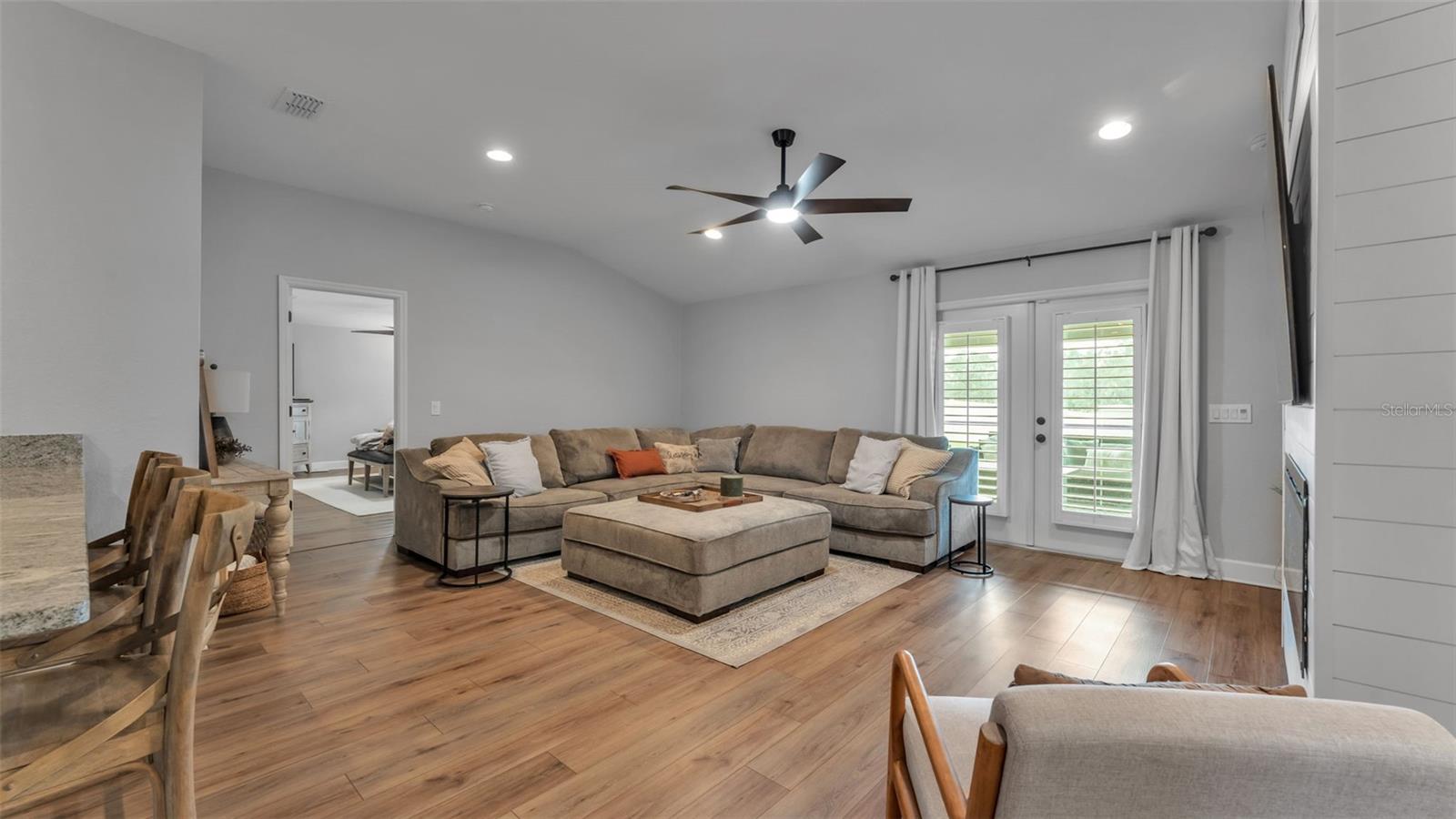 CREEKS XING EAST - Residential