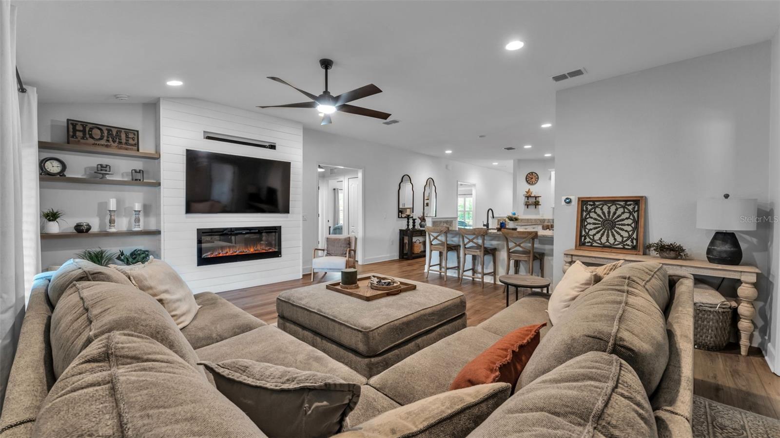 CREEKS XING EAST - Residential