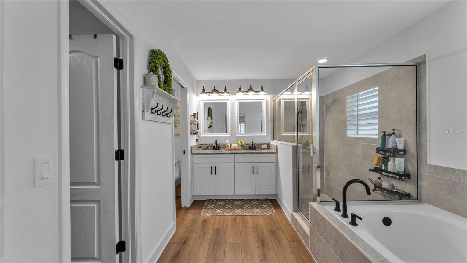 CREEKS XING EAST - Residential