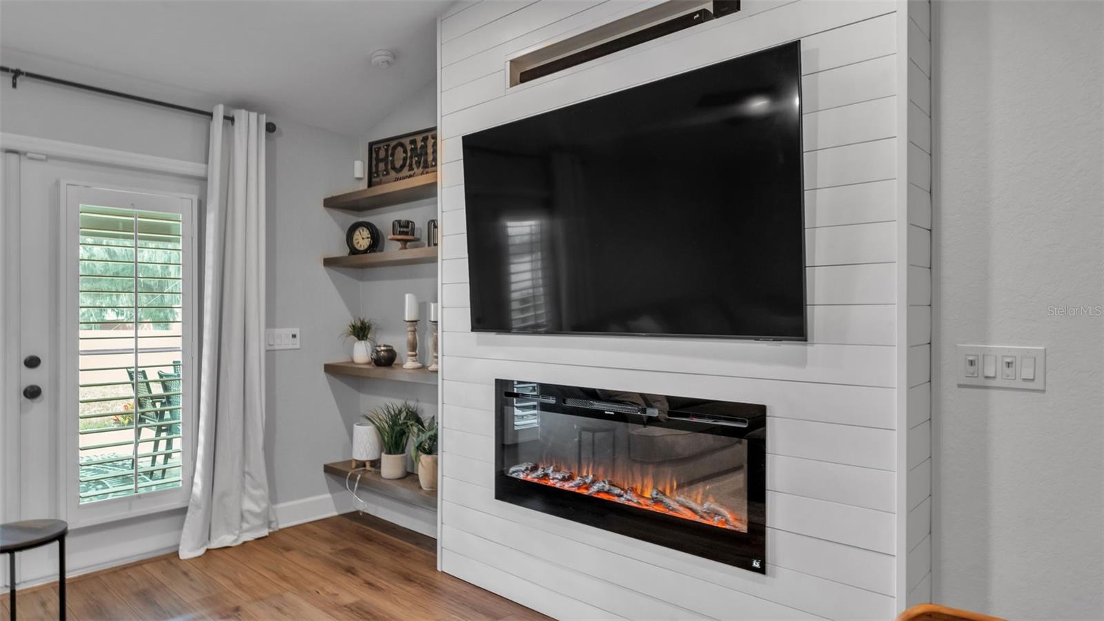 CREEKS XING EAST - Residential