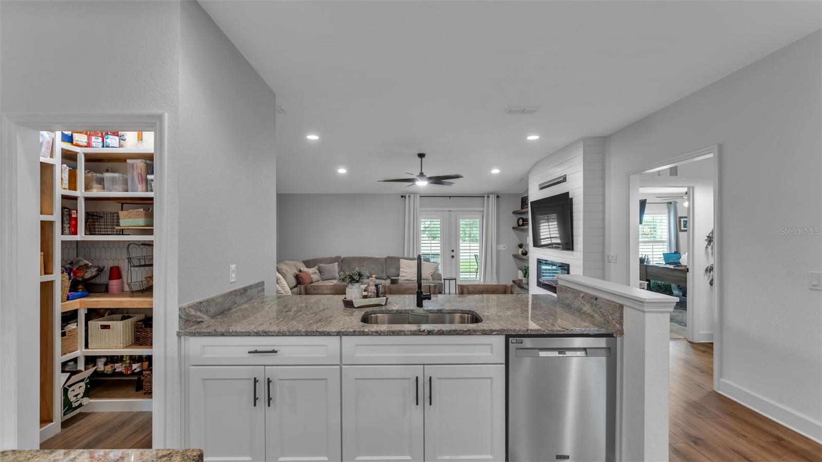 CREEKS XING EAST - Residential