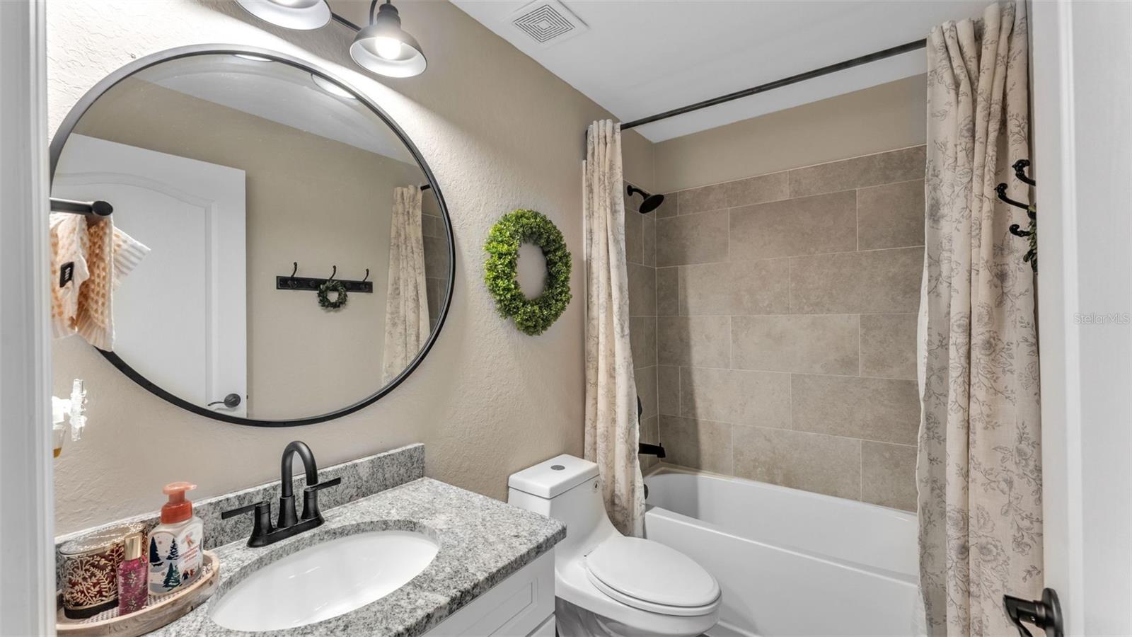 CREEKS XING EAST - Residential