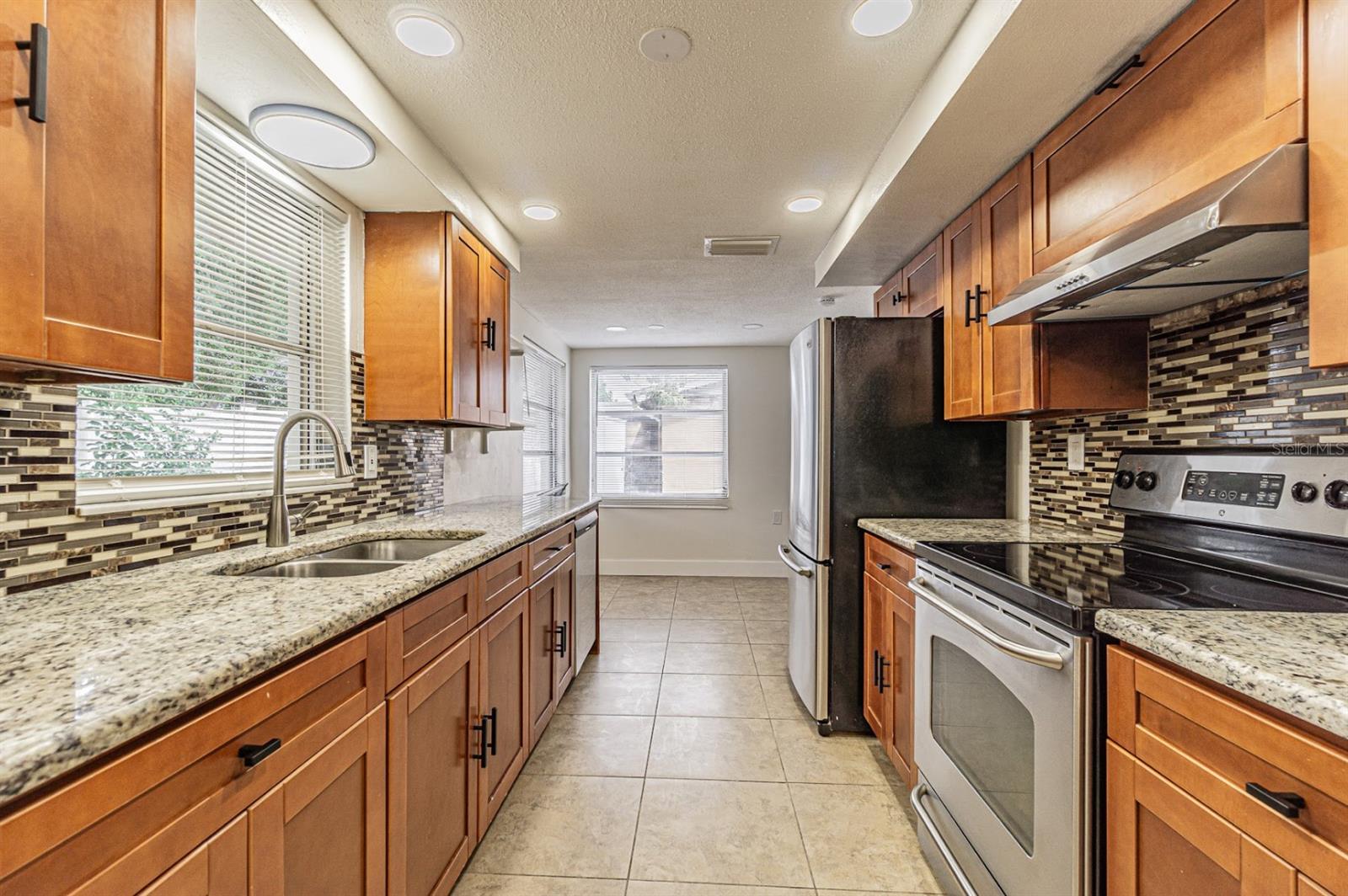 FOREST HILLS - Residential Lease