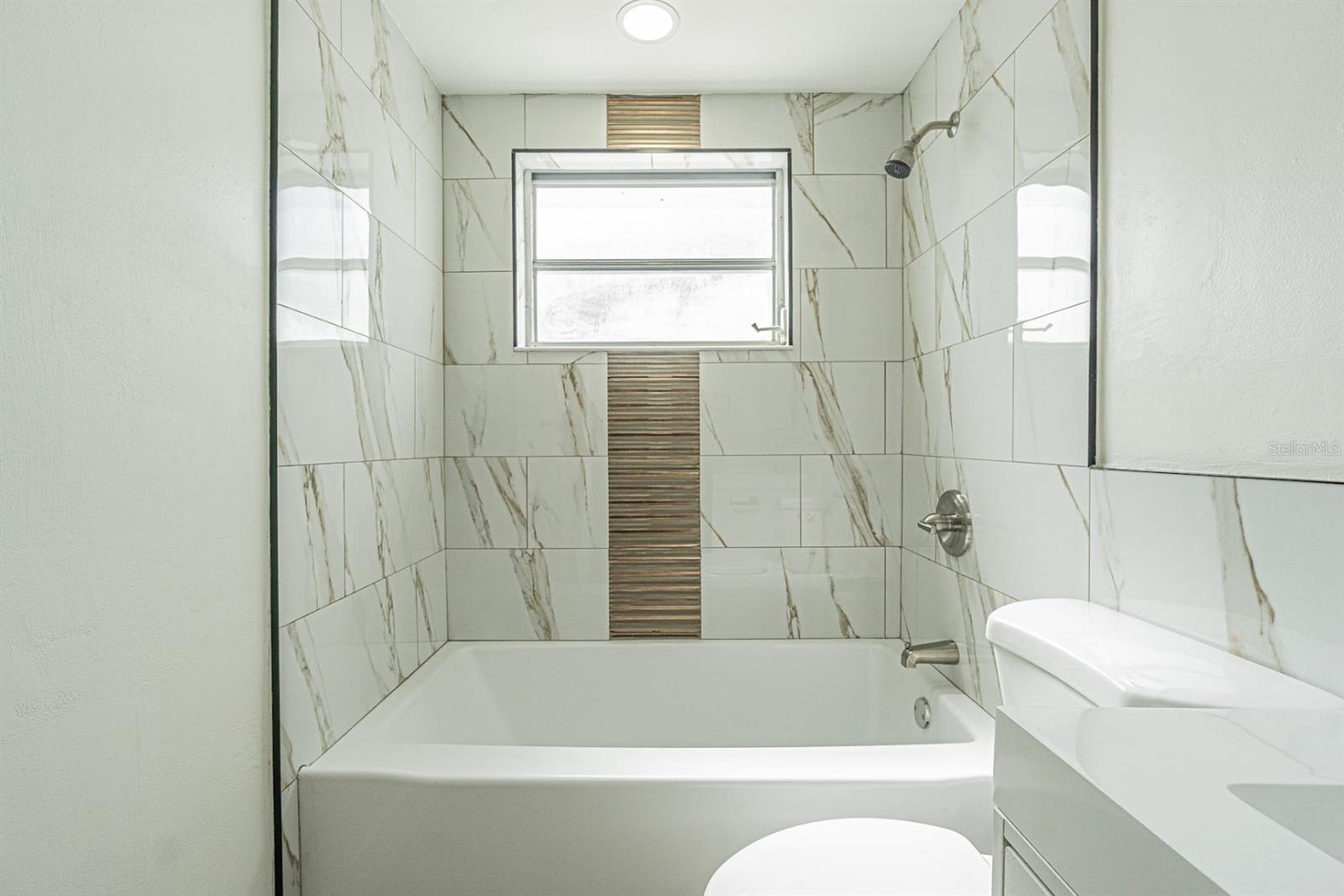 FOREST HILLS - Residential Lease