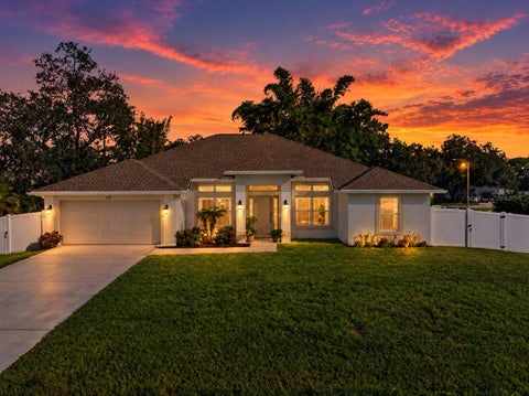 Photo of 300 Fordham Road, Venice, FL 34293 (MLS # N6146274)
