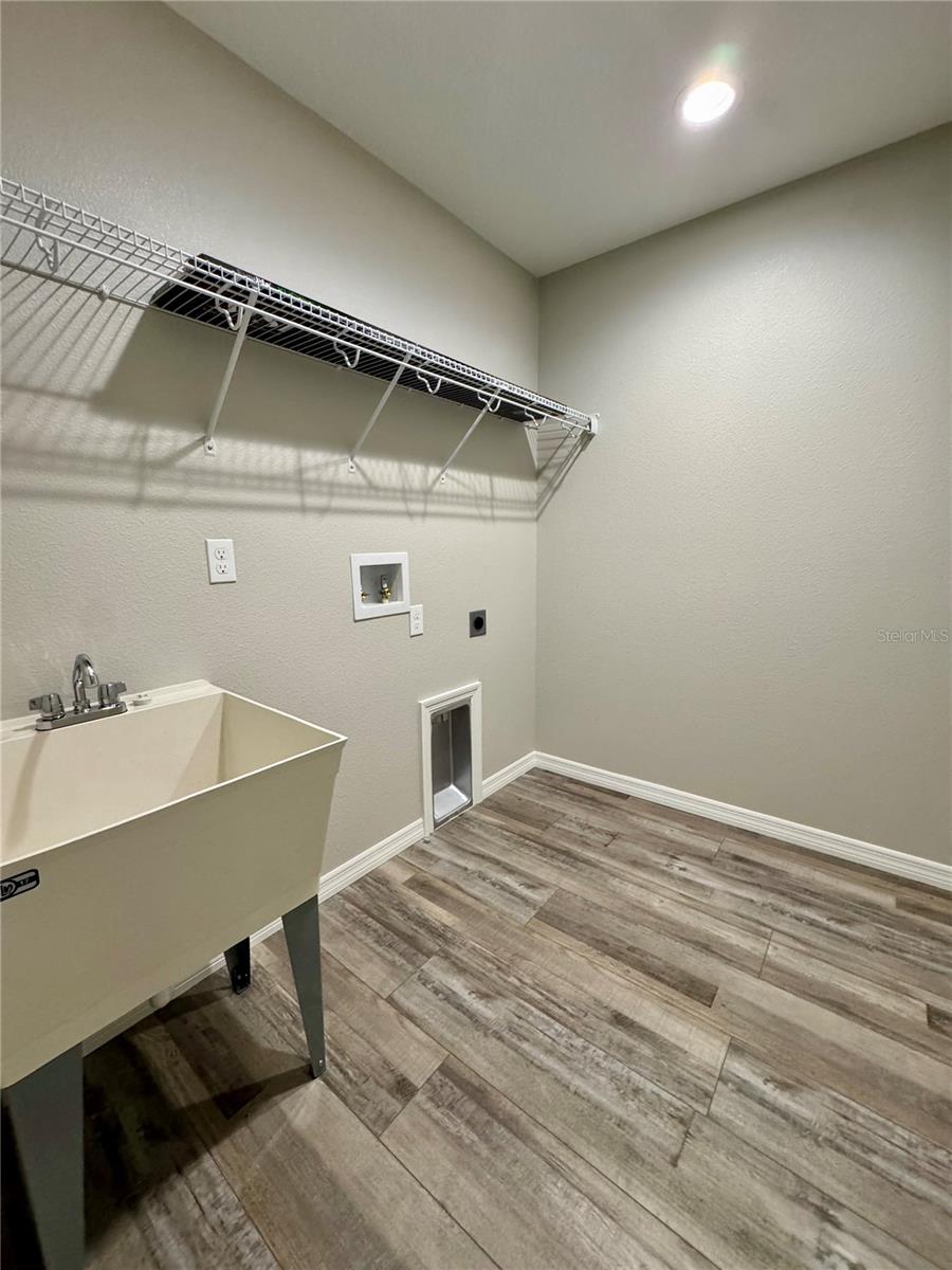 RAINBOW ACRES - Residential