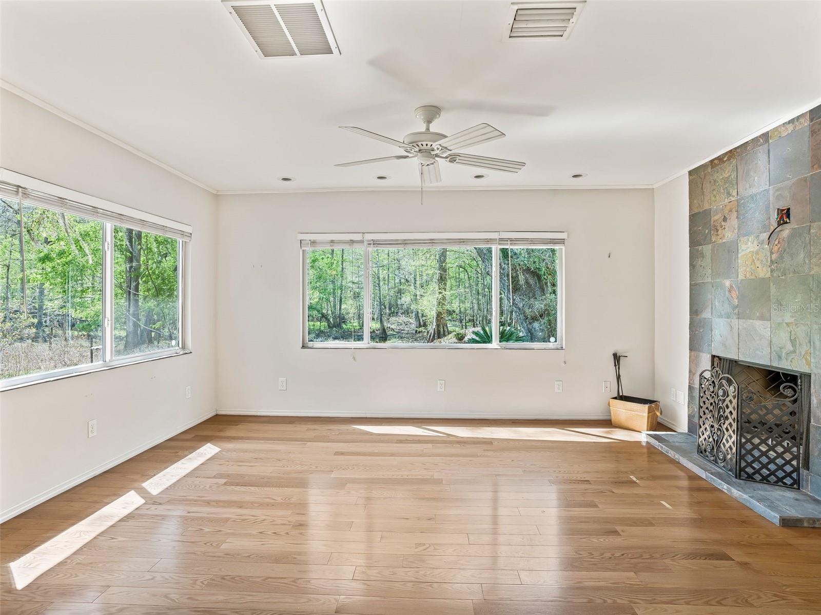 JERRY TAYLOR LANDING - Residential