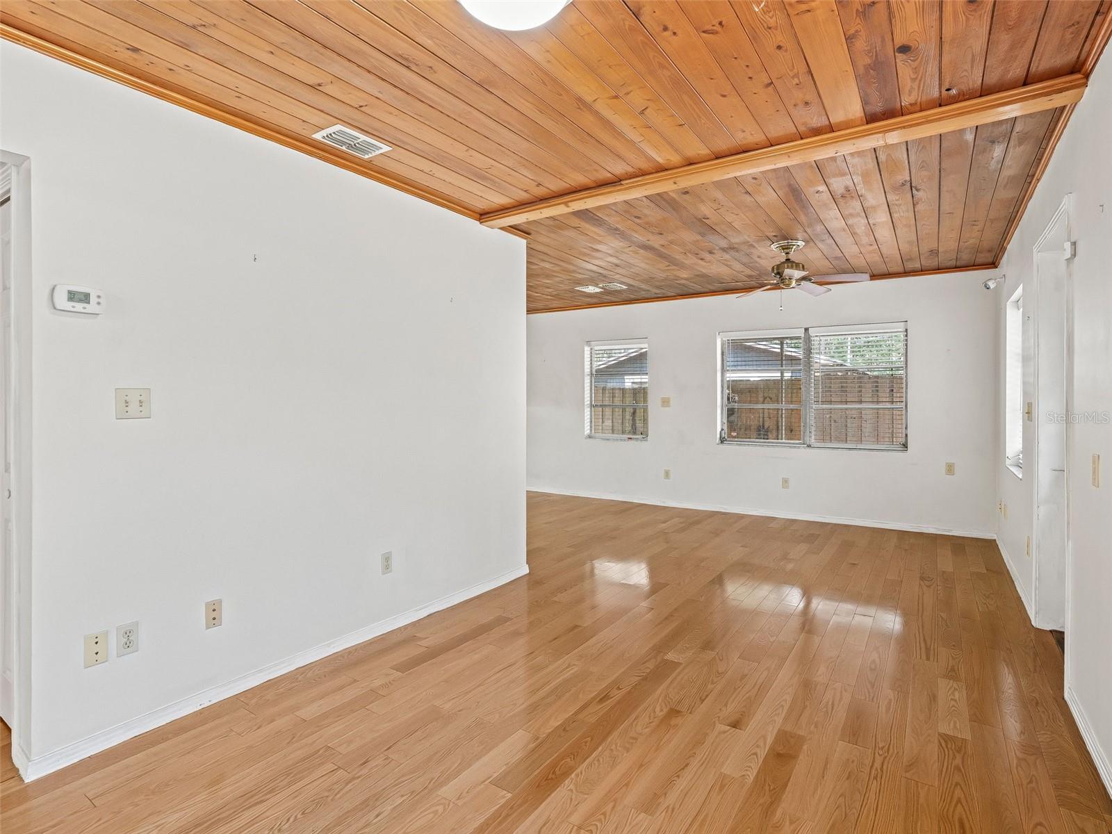 JERRY TAYLOR LANDING - Residential