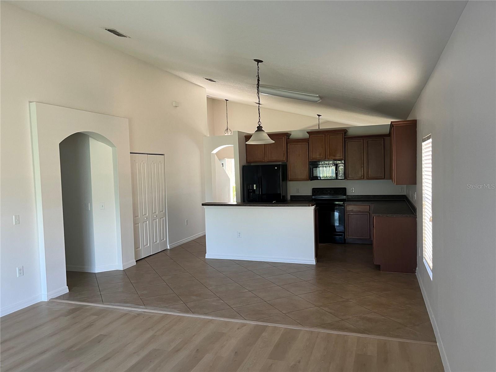 RAINTREE AT SPRINGLAKE VILLAGE PH 1B - Residential