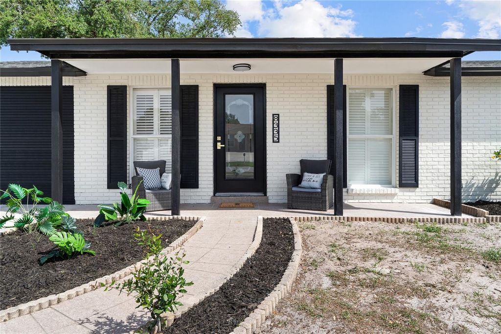 Photo of 8335 Galewood Circle, Tampa, FL 33615 (MLS # TB8494583)