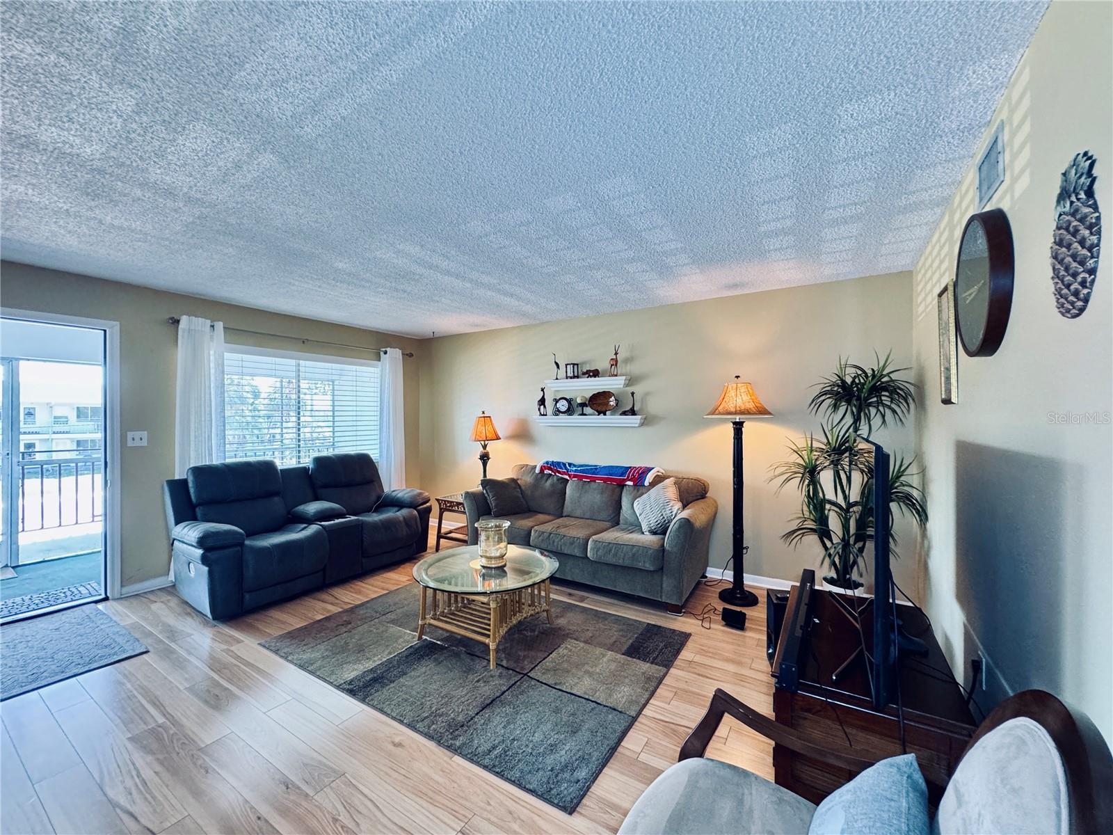 2348 SHELLEY STREET 13