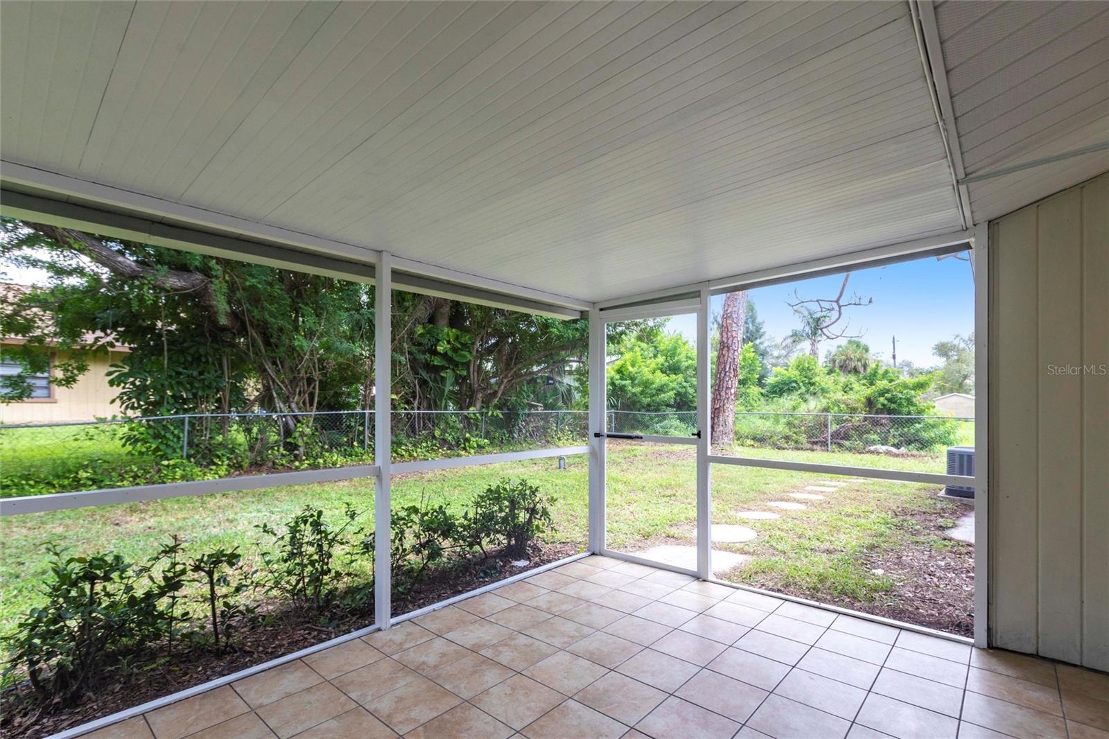 SOUTH VENICE - Residential Lease