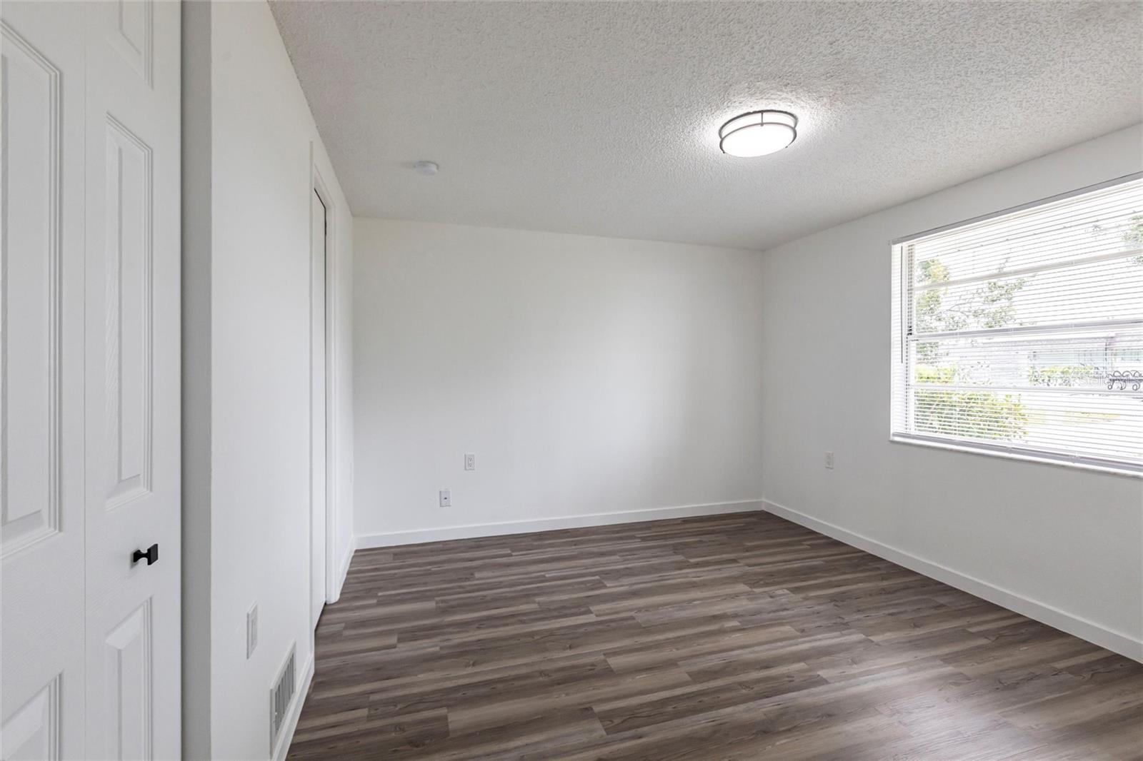 SOUTH VENICE - Residential Lease