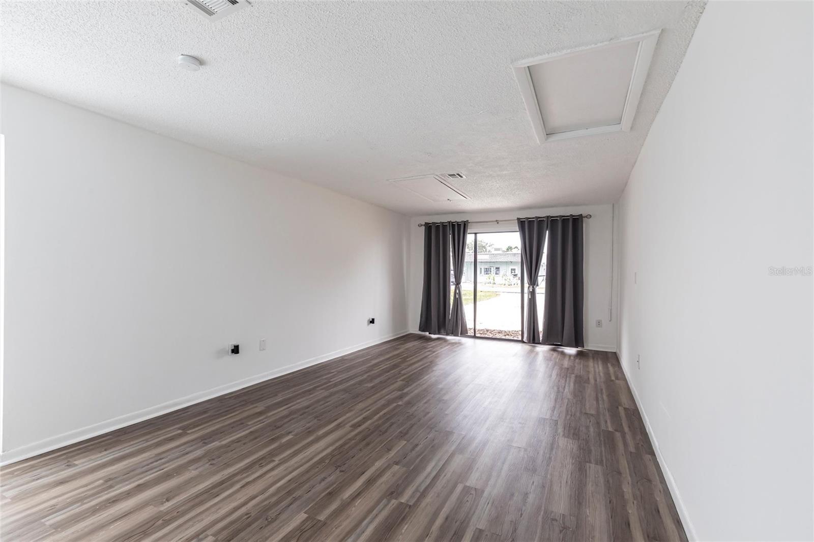 SOUTH VENICE - Residential Lease