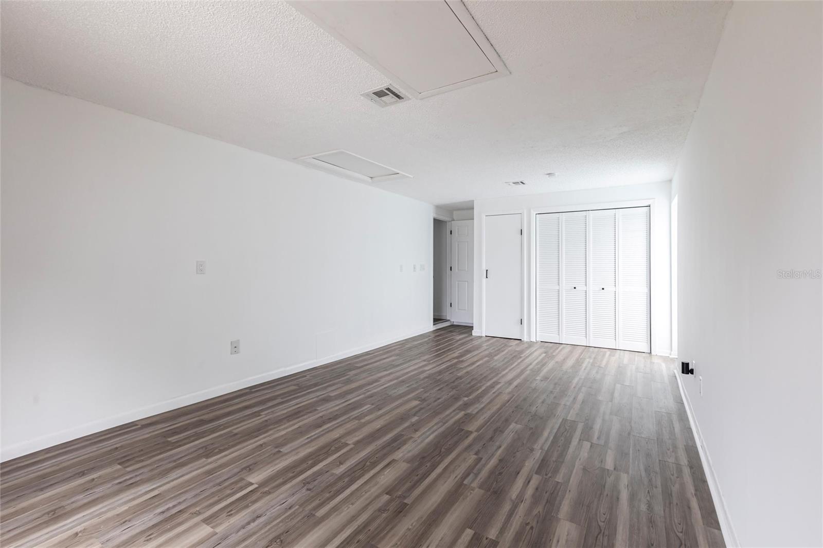 SOUTH VENICE - Residential Lease