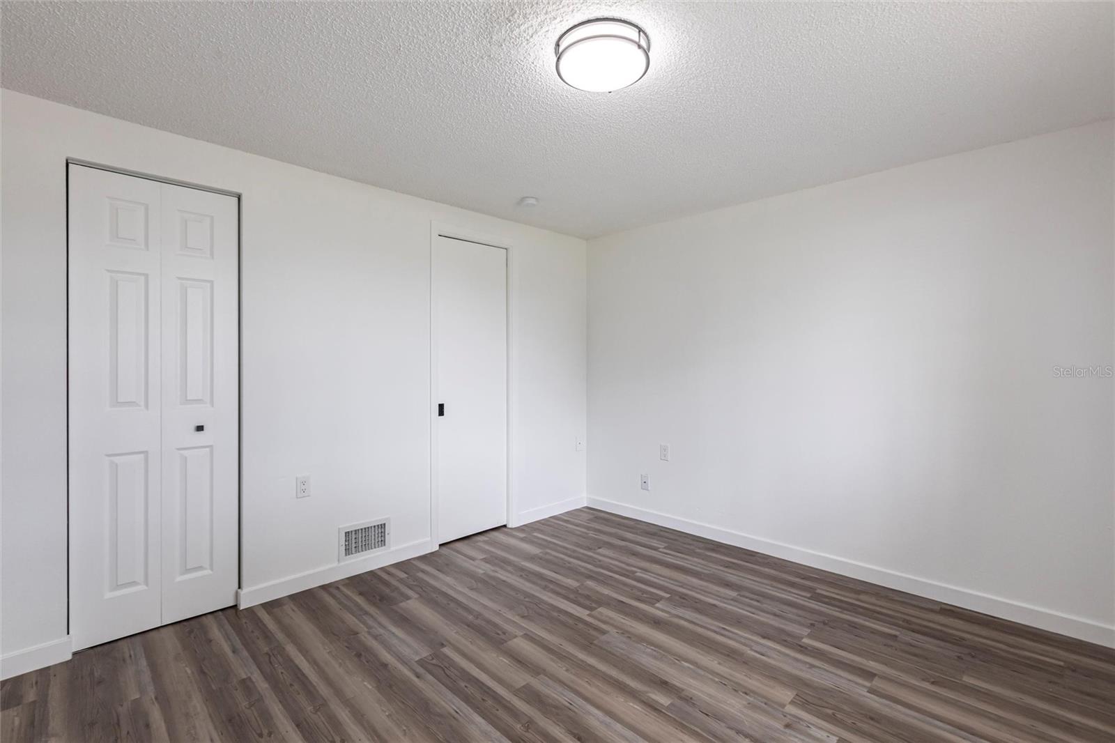SOUTH VENICE - Residential Lease