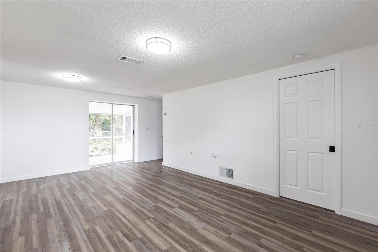 SOUTH VENICE - Residential Lease