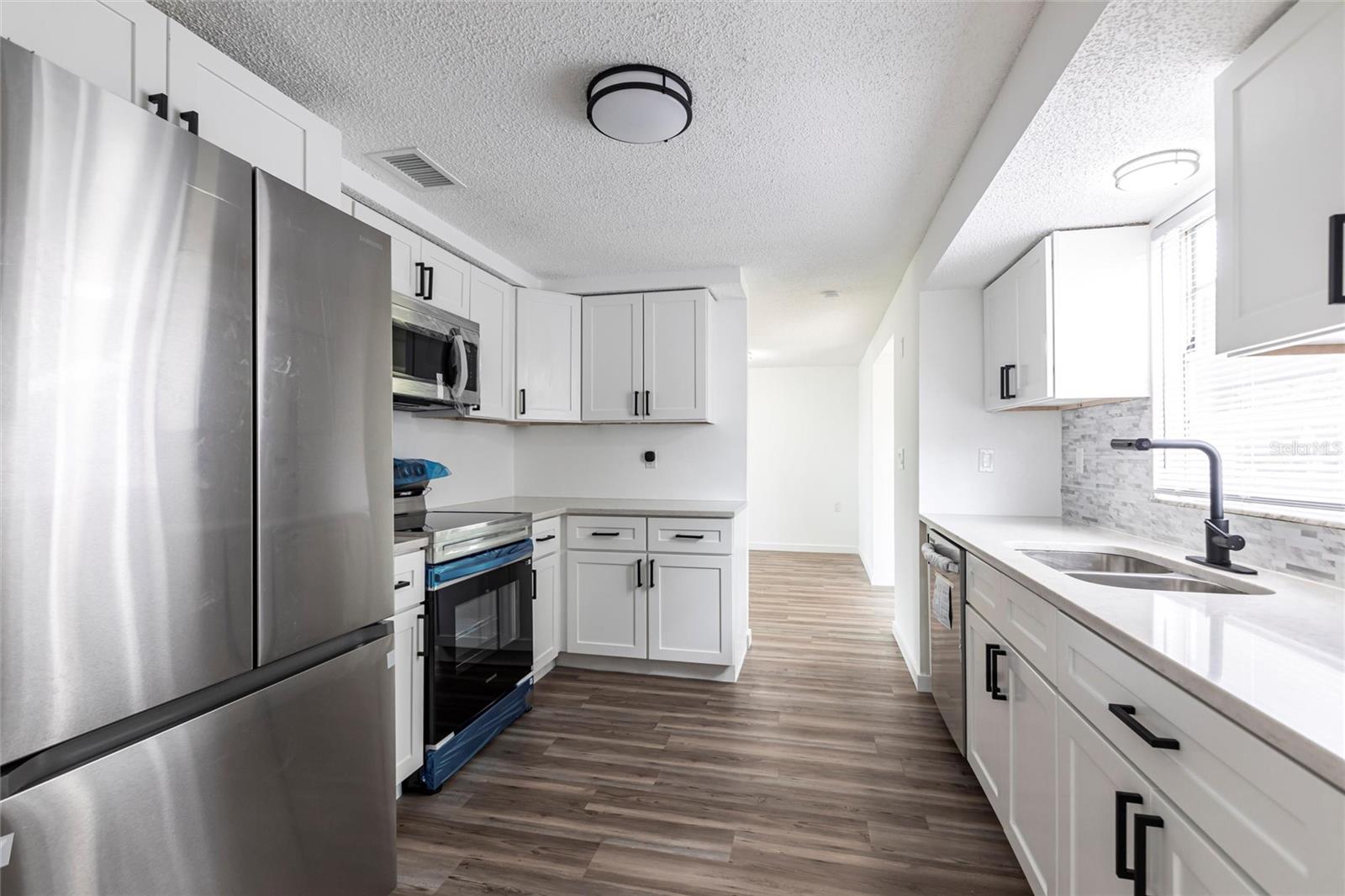 SOUTH VENICE - Residential Lease