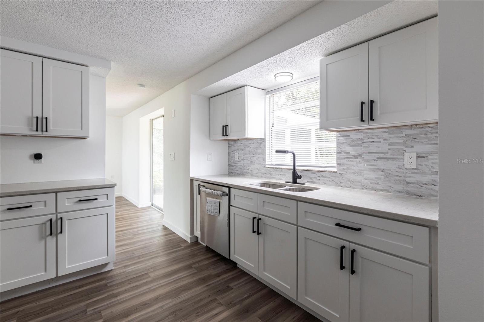 SOUTH VENICE - Residential Lease