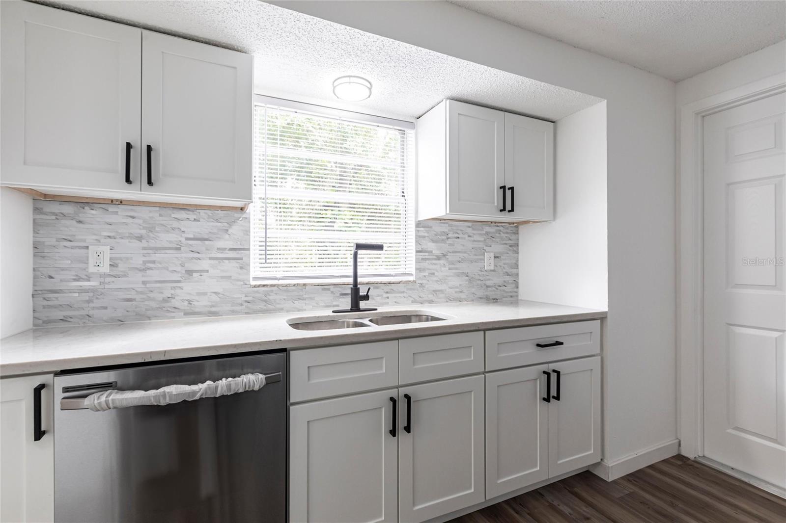 SOUTH VENICE - Residential Lease