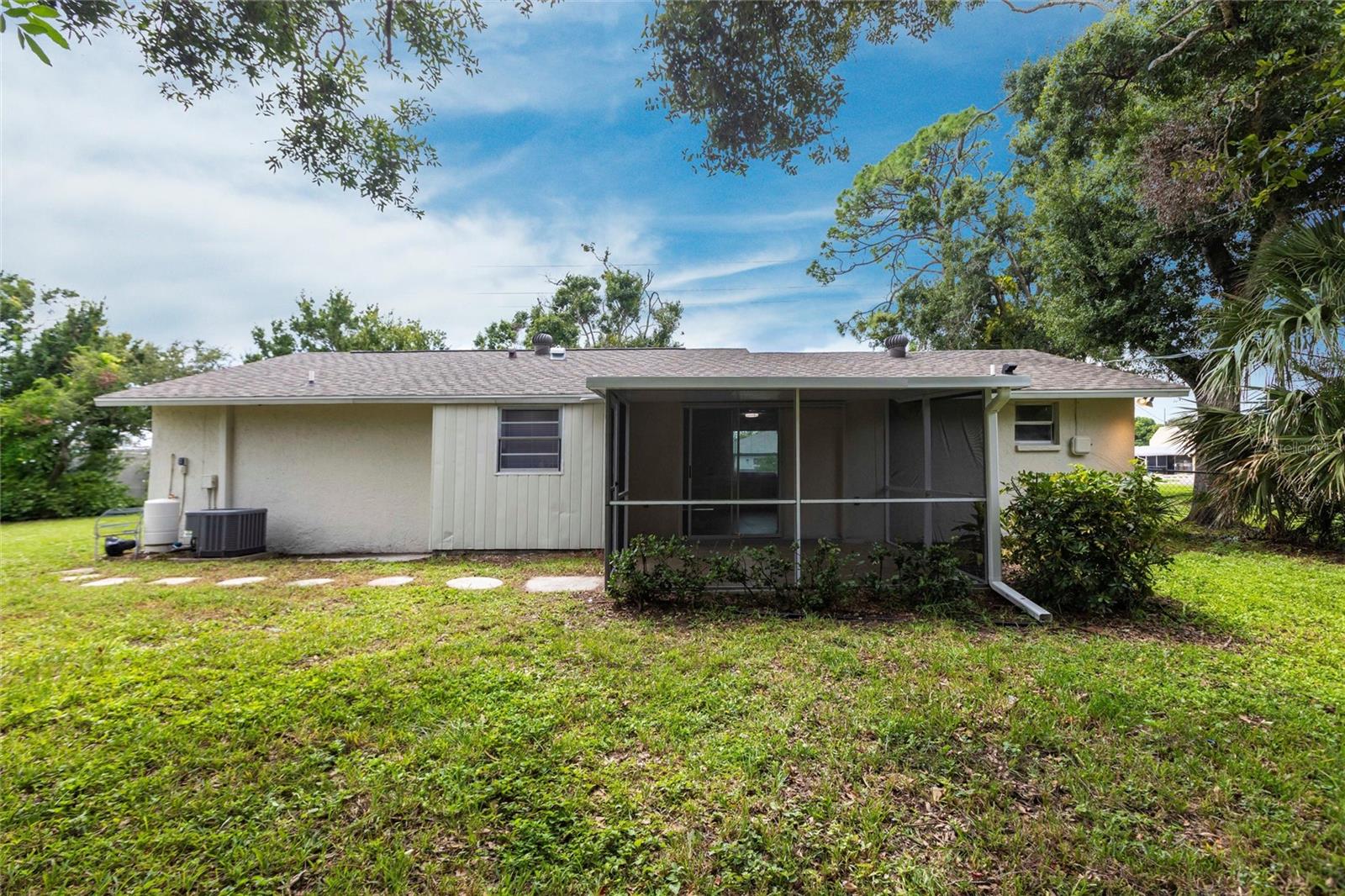 SOUTH VENICE - Residential Lease