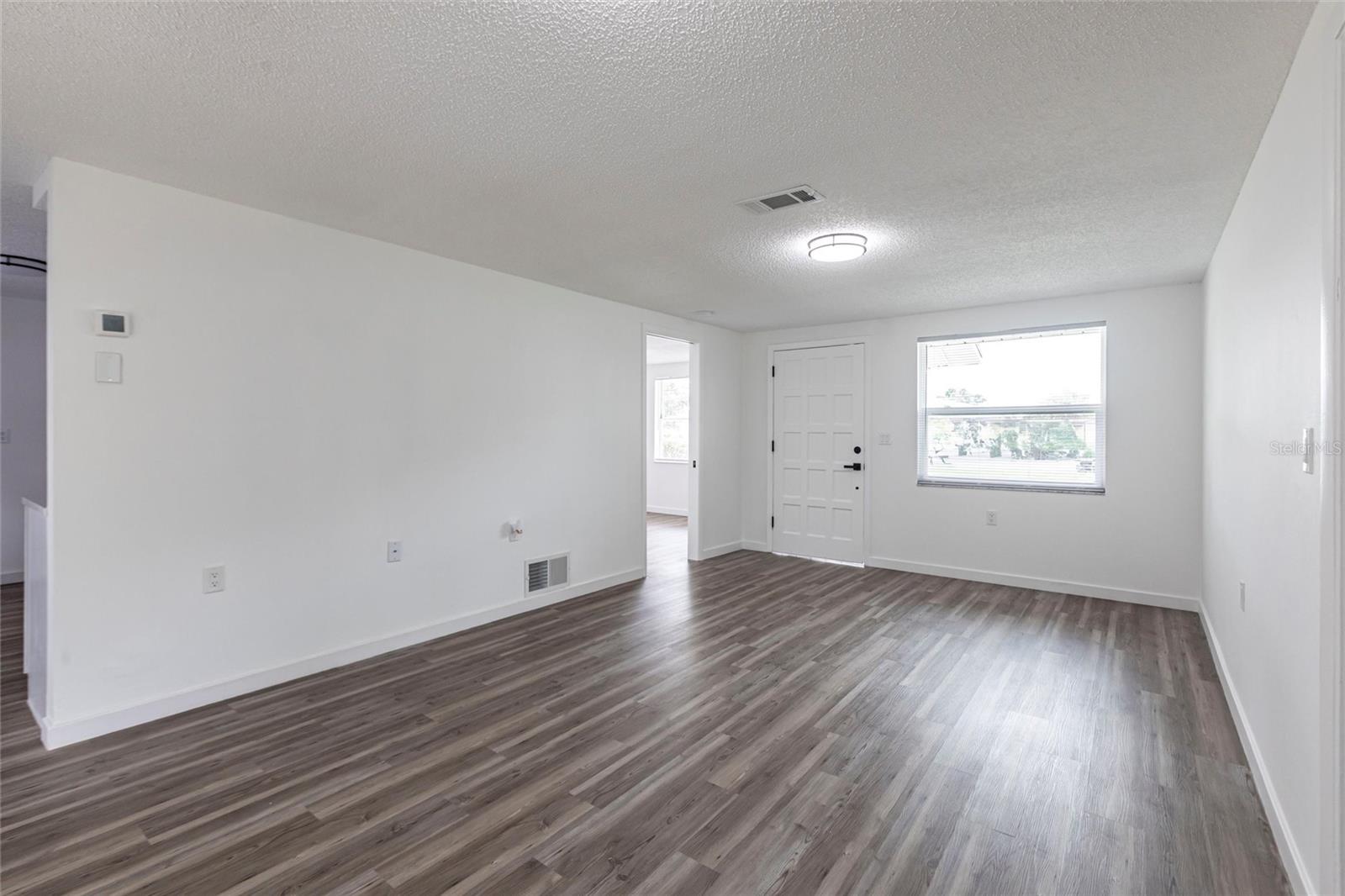 SOUTH VENICE - Residential Lease
