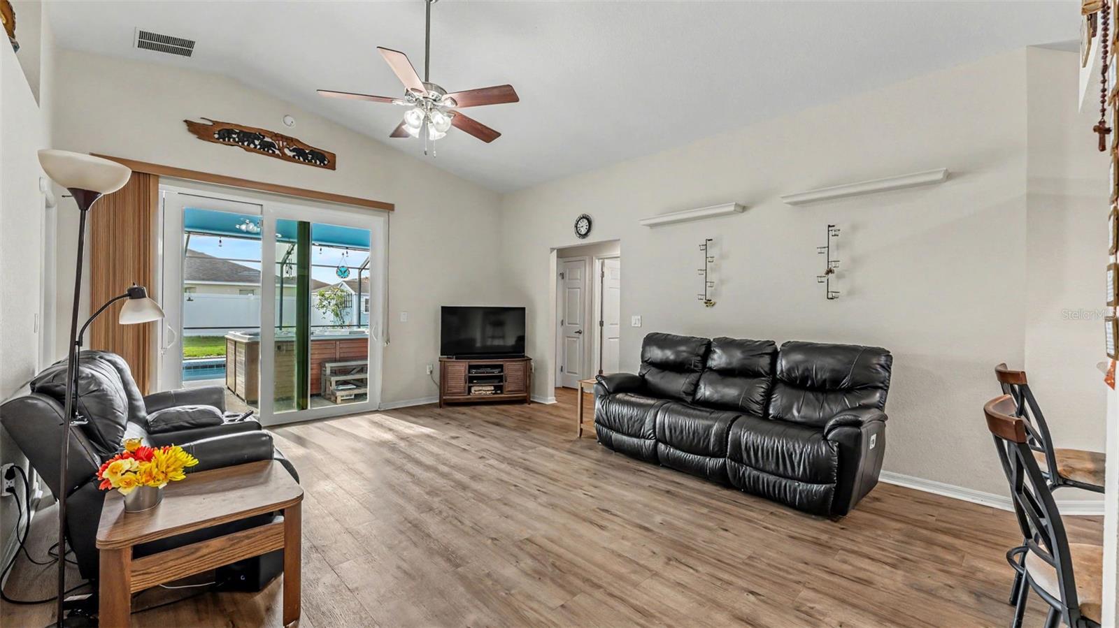 WIND MEADOWS - Residential