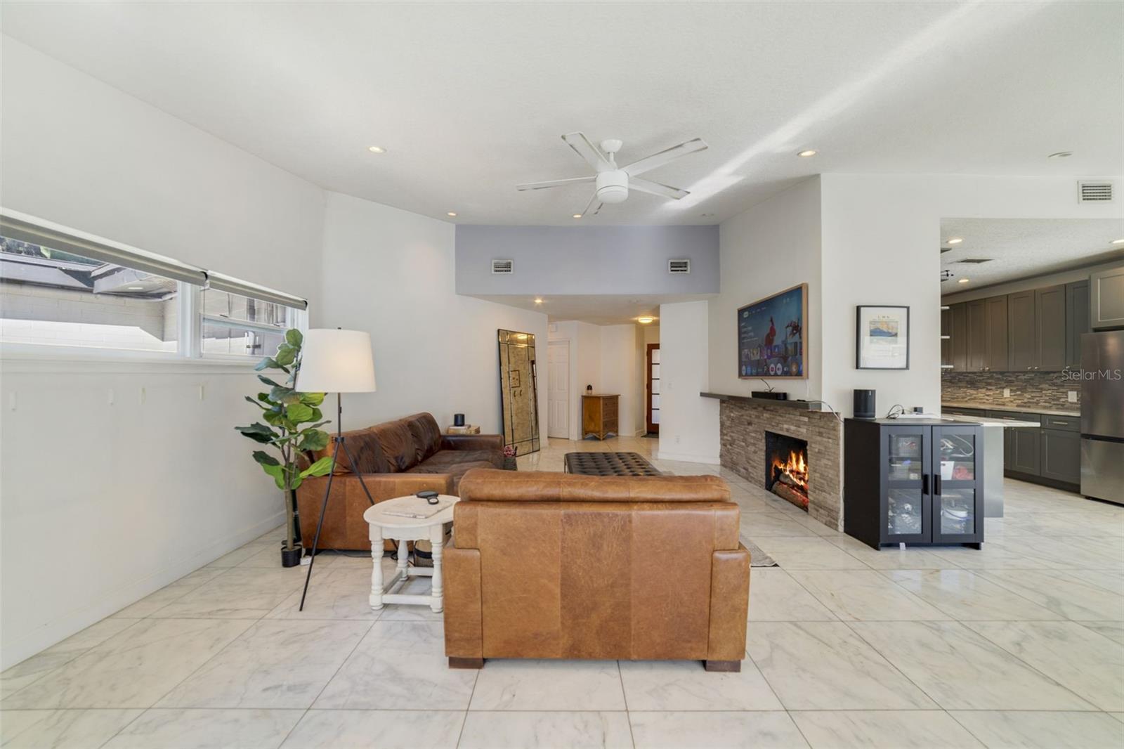 LAKESIDE VILLAGE - Residential