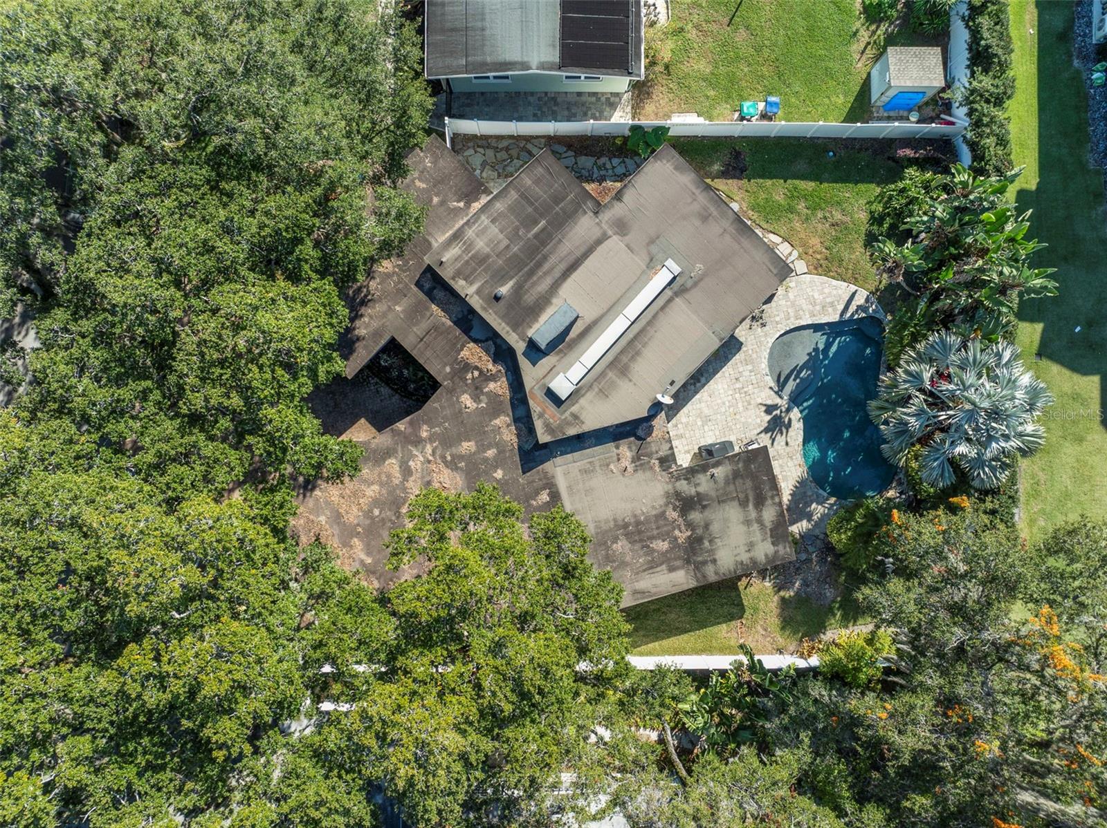 LAKESIDE VILLAGE - Residential