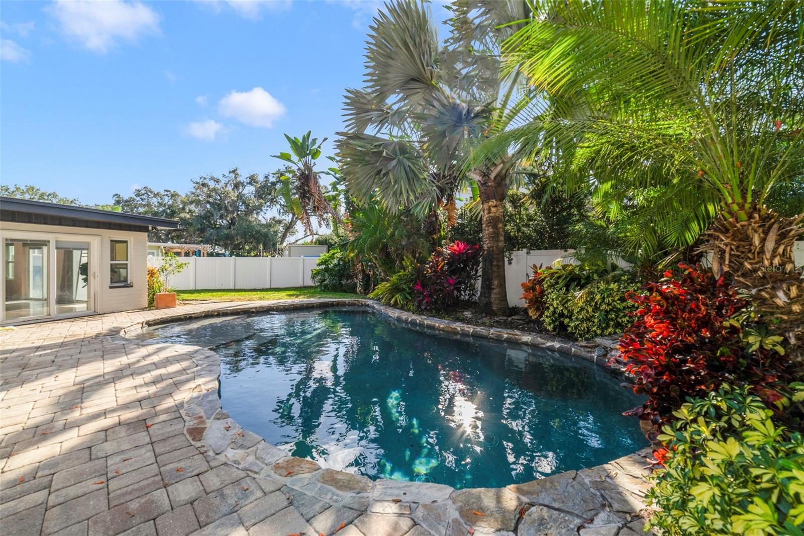 LAKESIDE VILLAGE - Residential