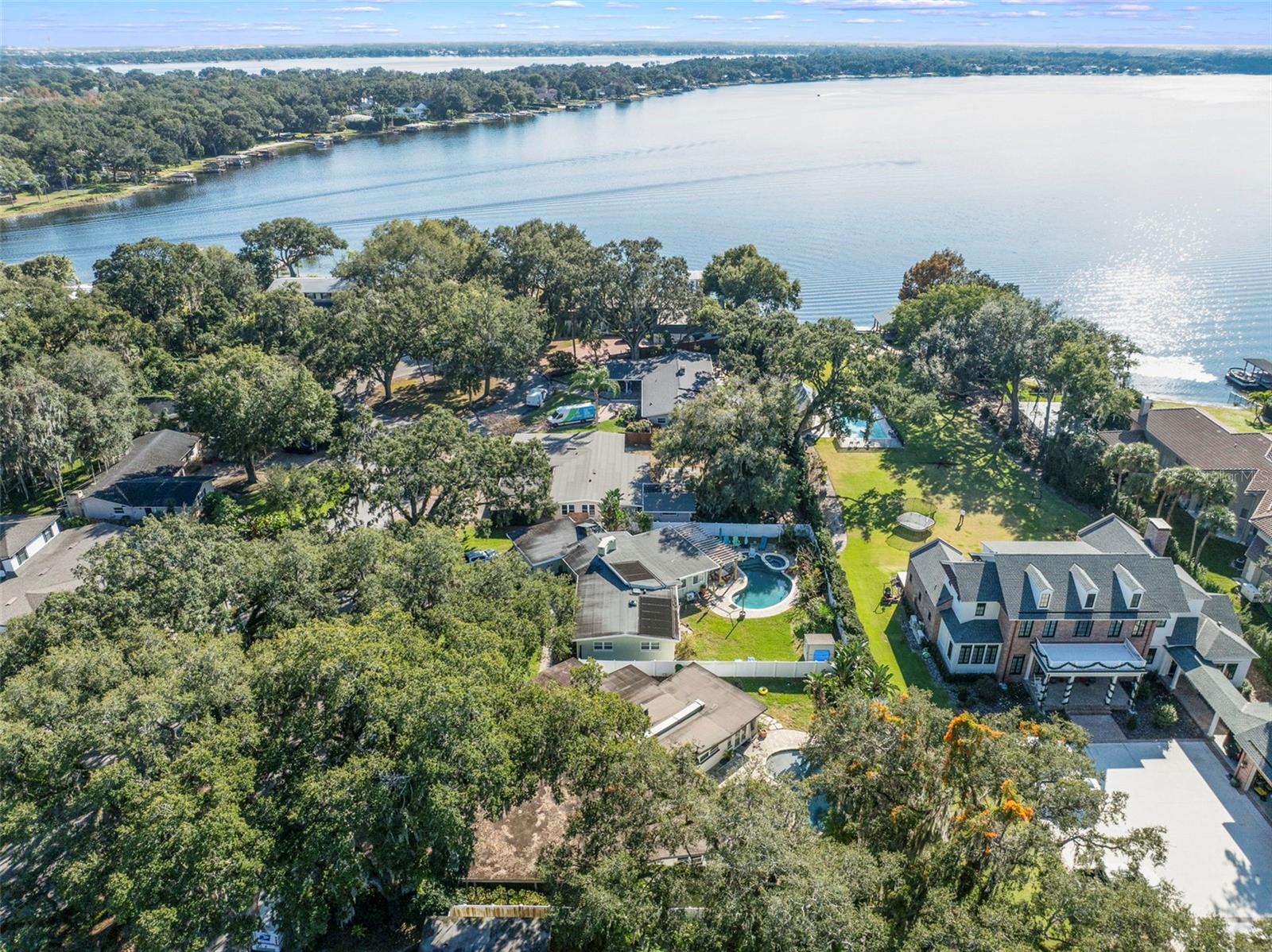 LAKESIDE VILLAGE - Residential