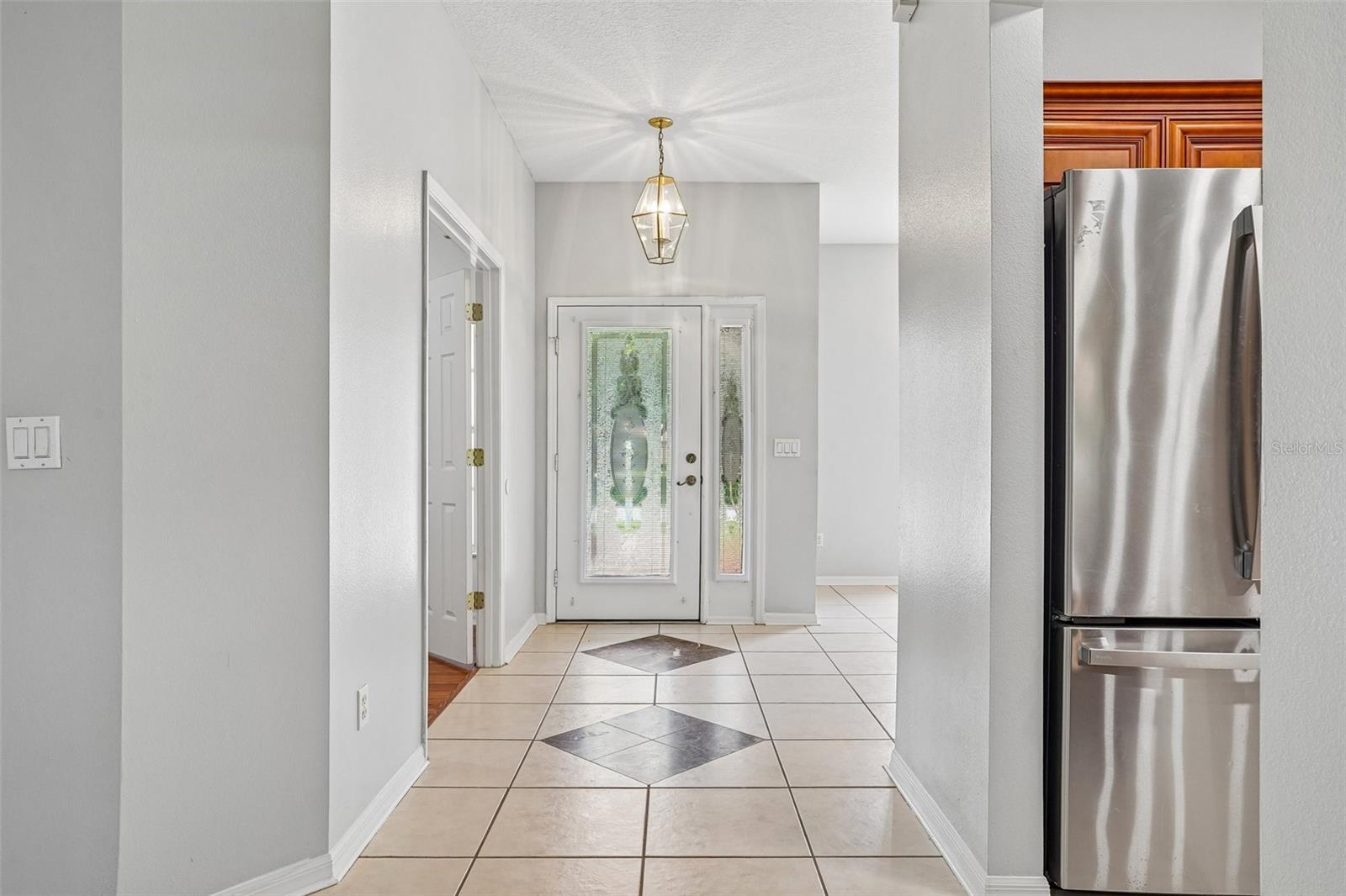 915 MOONLUSTER DRIVE