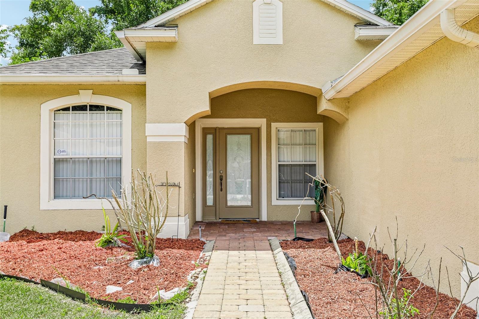 915 MOONLUSTER DRIVE