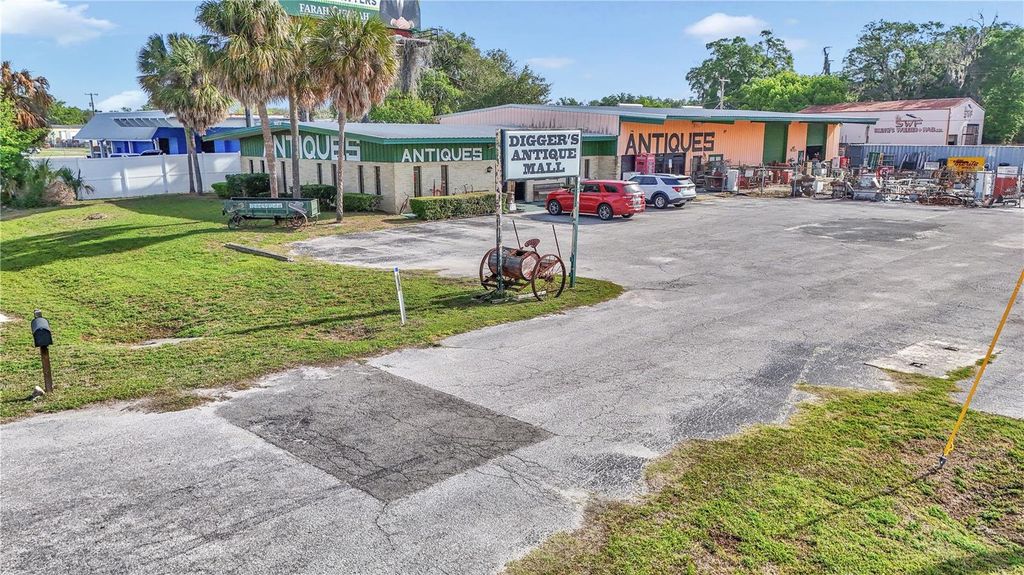 Photo of 1811 N Pine Avenue, Ocala, FL 34475 (MLS # OM722067)