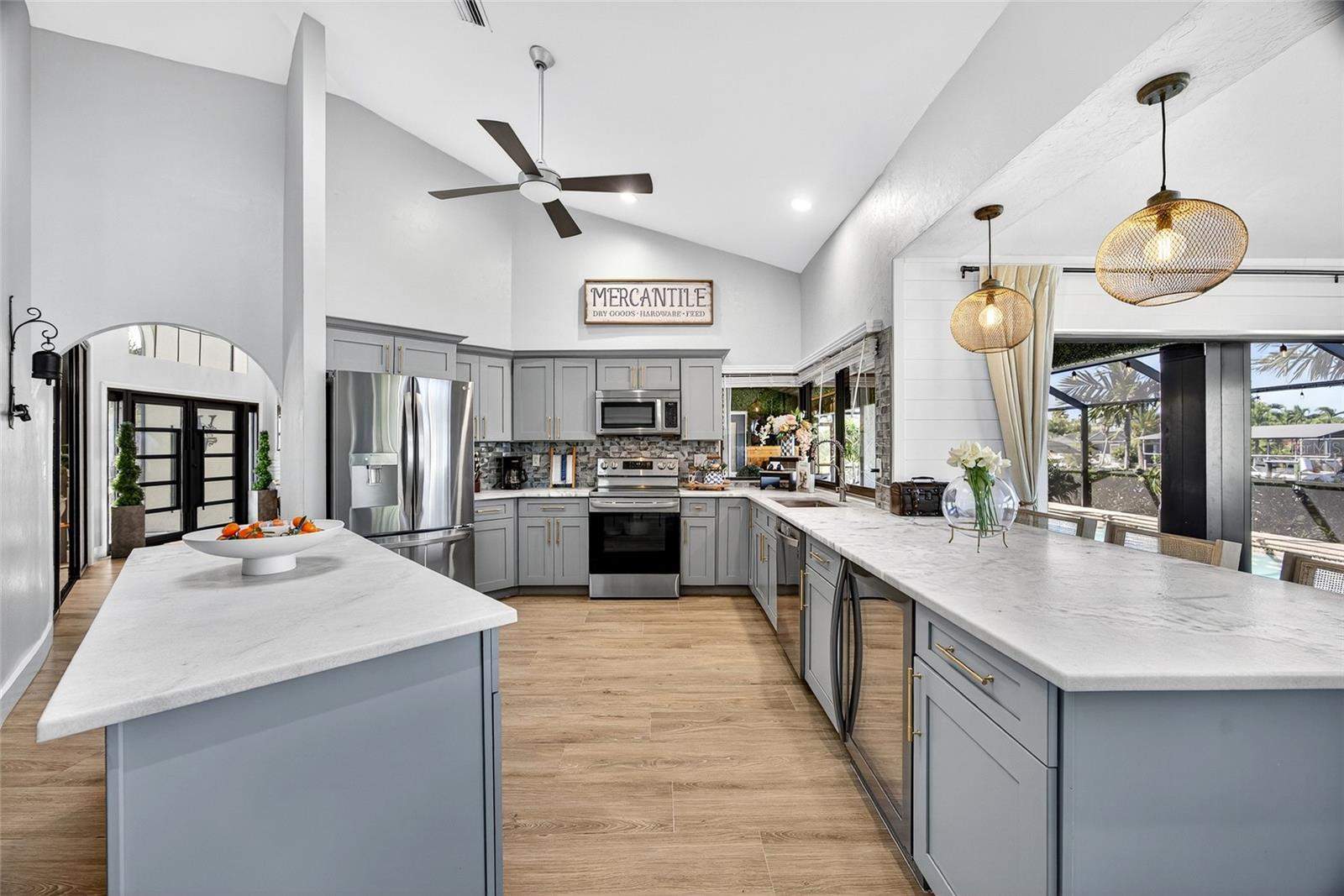 CAPE CORAL - Residential