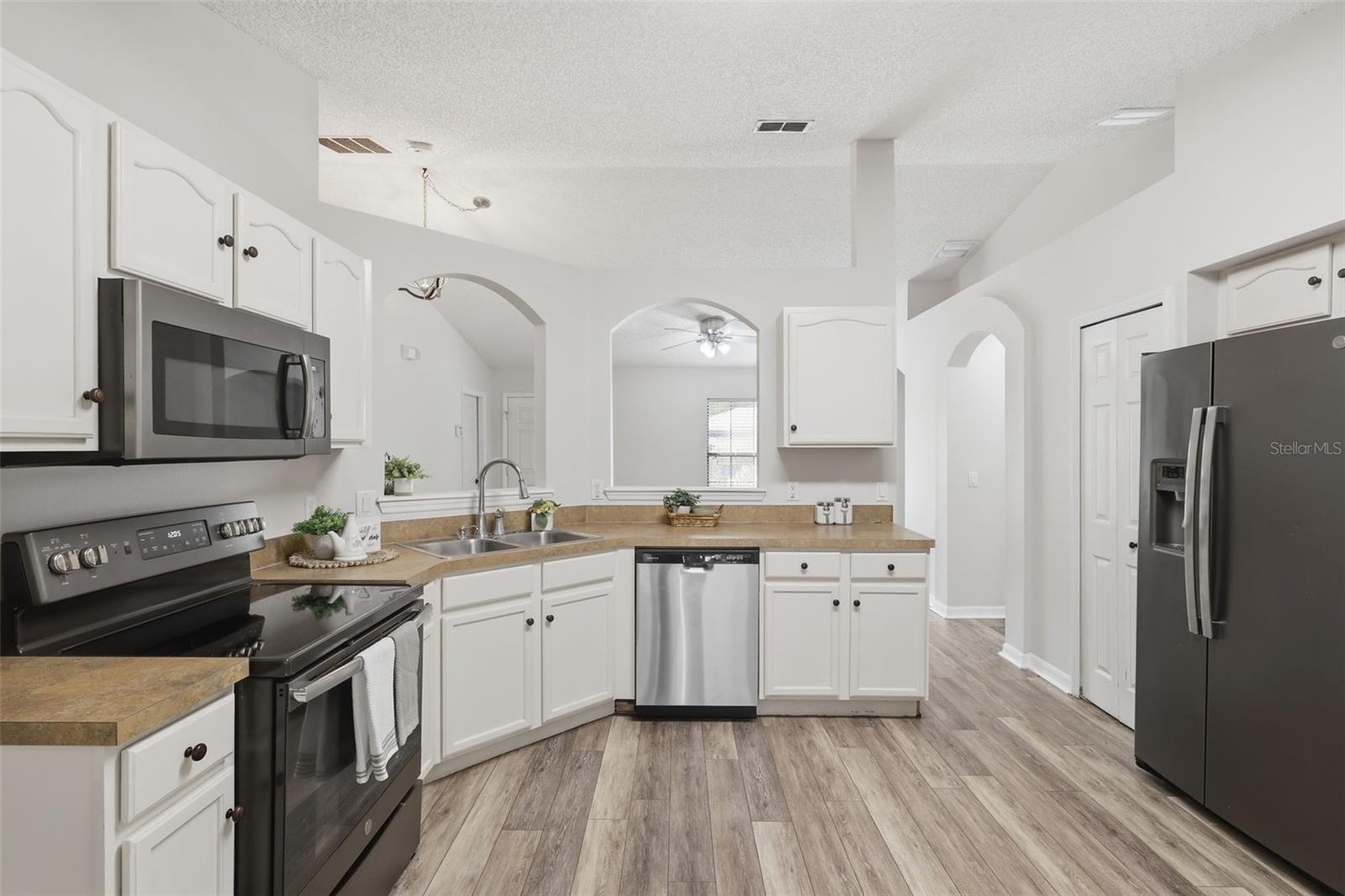 WILLOW RIDGE - Residential