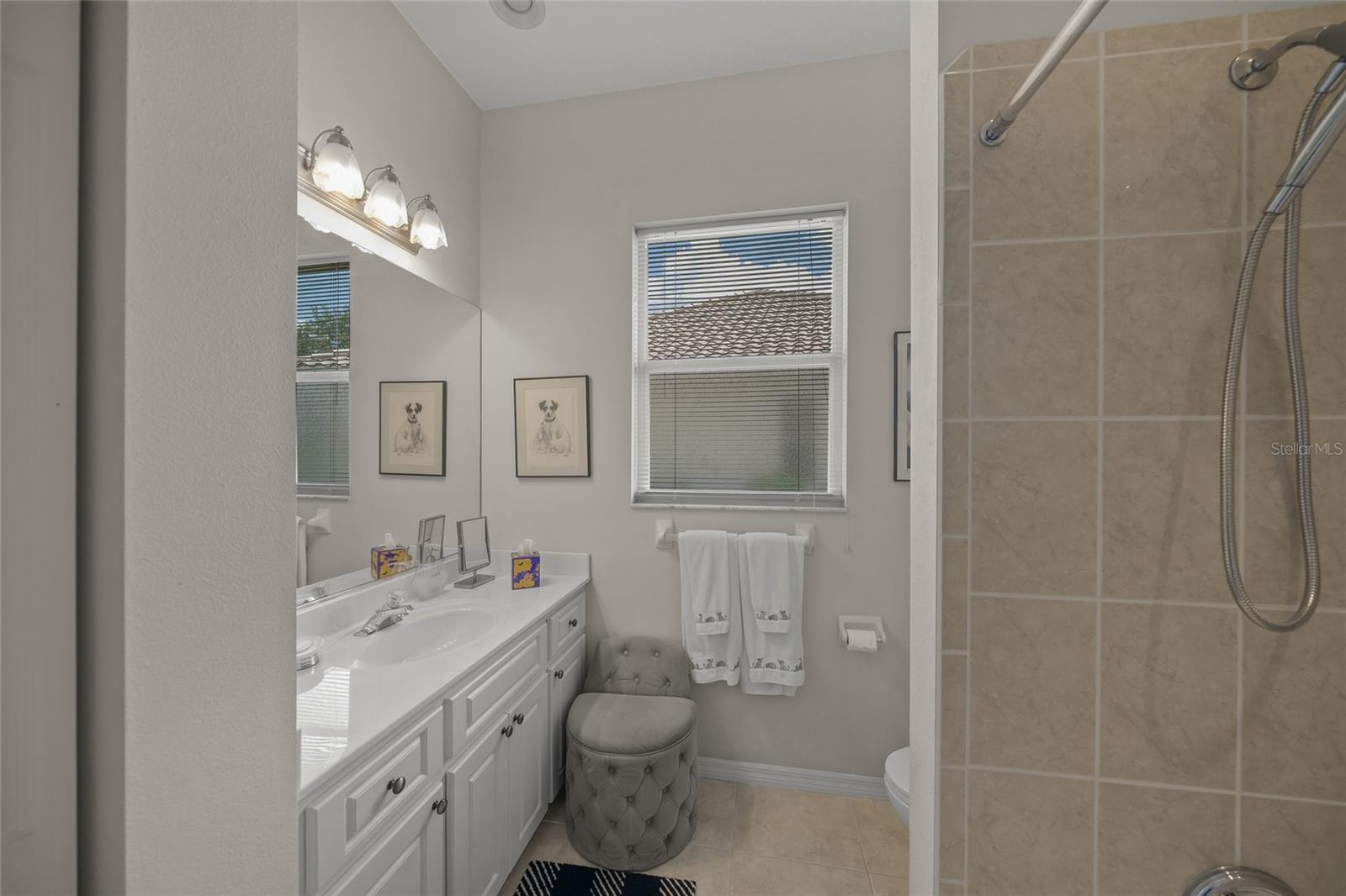 BARTON FARMS, LAUREL LAKES - Residential