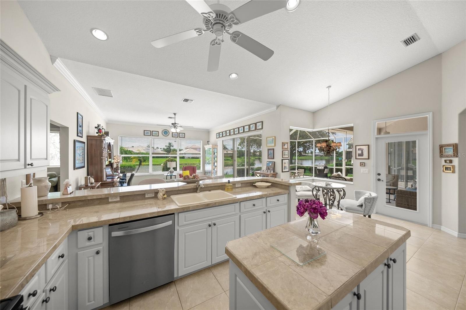 BARTON FARMS, LAUREL LAKES - Residential