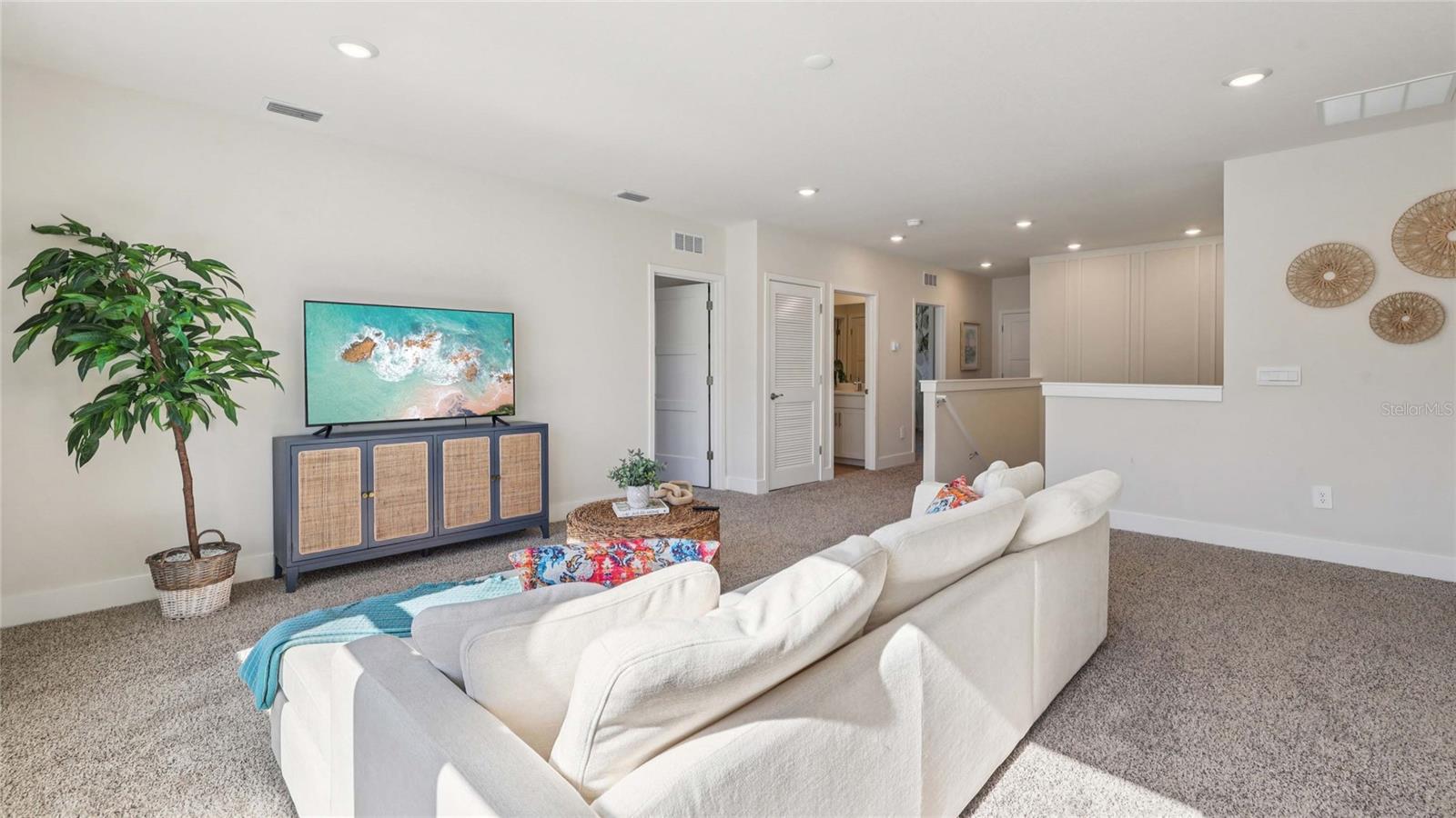 BUCHANAN TRAILS - Residential