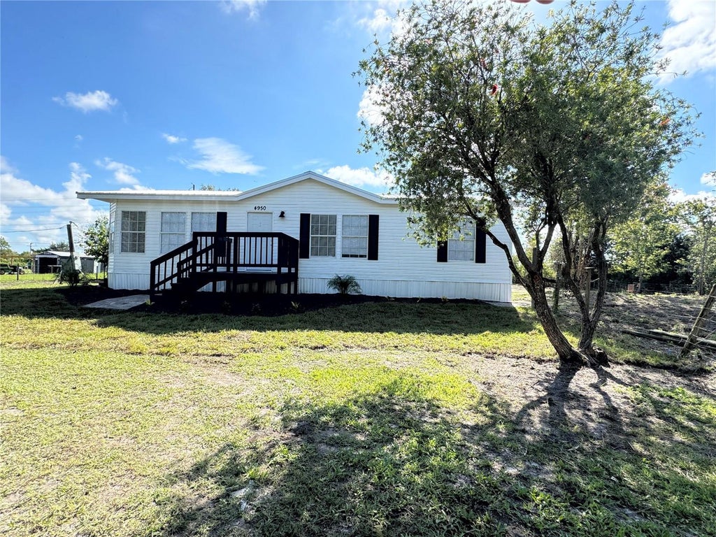 Photo of 4950 SE Barley Ave, Arcadia, FL 34266 (MLS # C7530735)