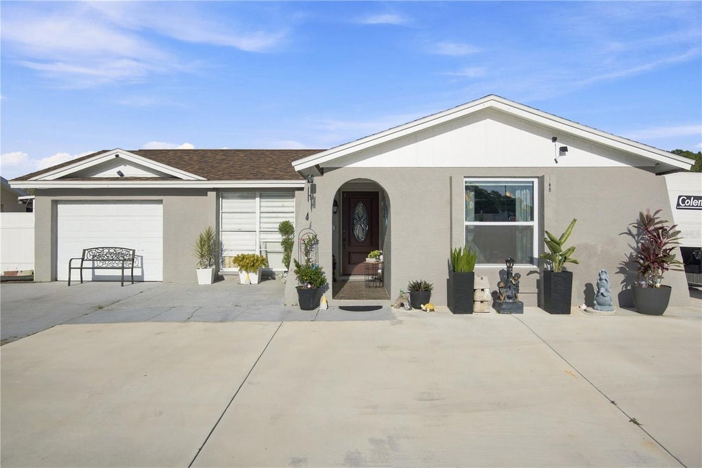 Photo of 9610 Shalimar Court, Tampa, FL 33615 (MLS # TB8554387)