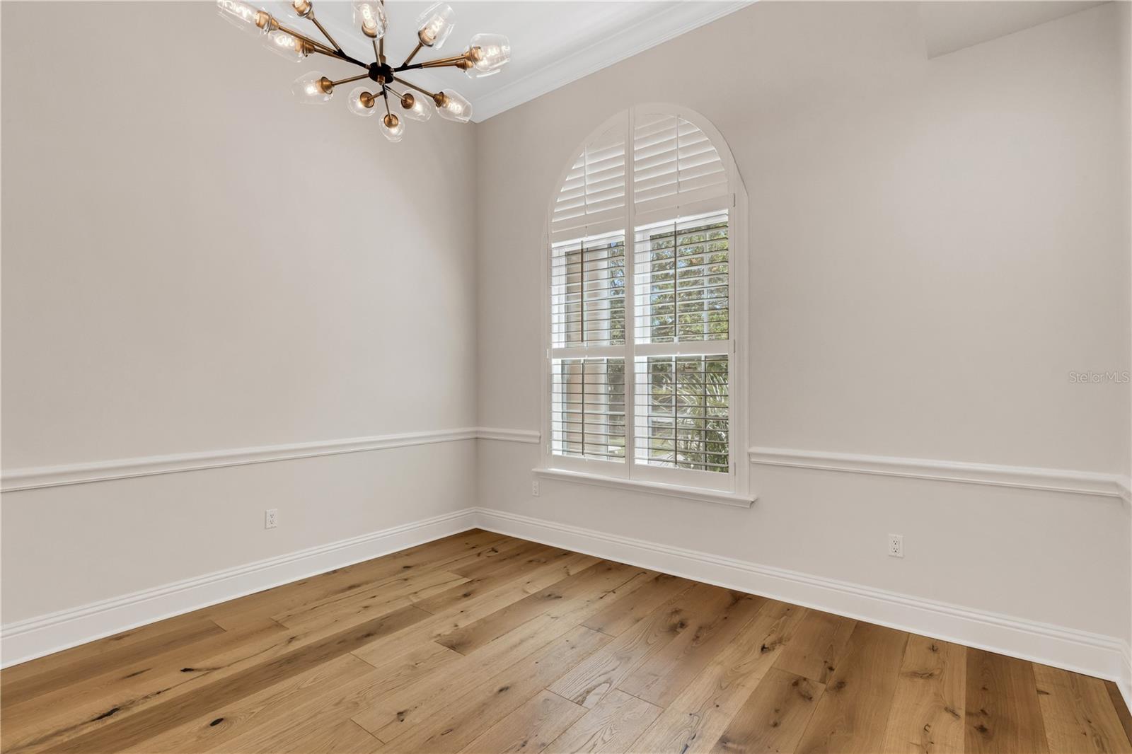 FOUNDERS CLUB - Residential